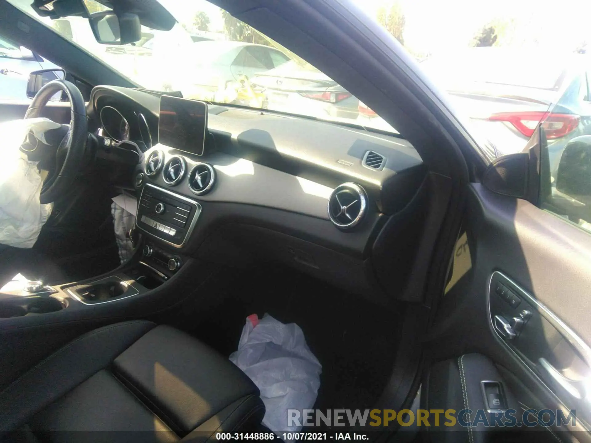 5 fotografías del automóvil dañado WDDSJ4EB7KN699033 MERCEDES-BENZ CLA 2019