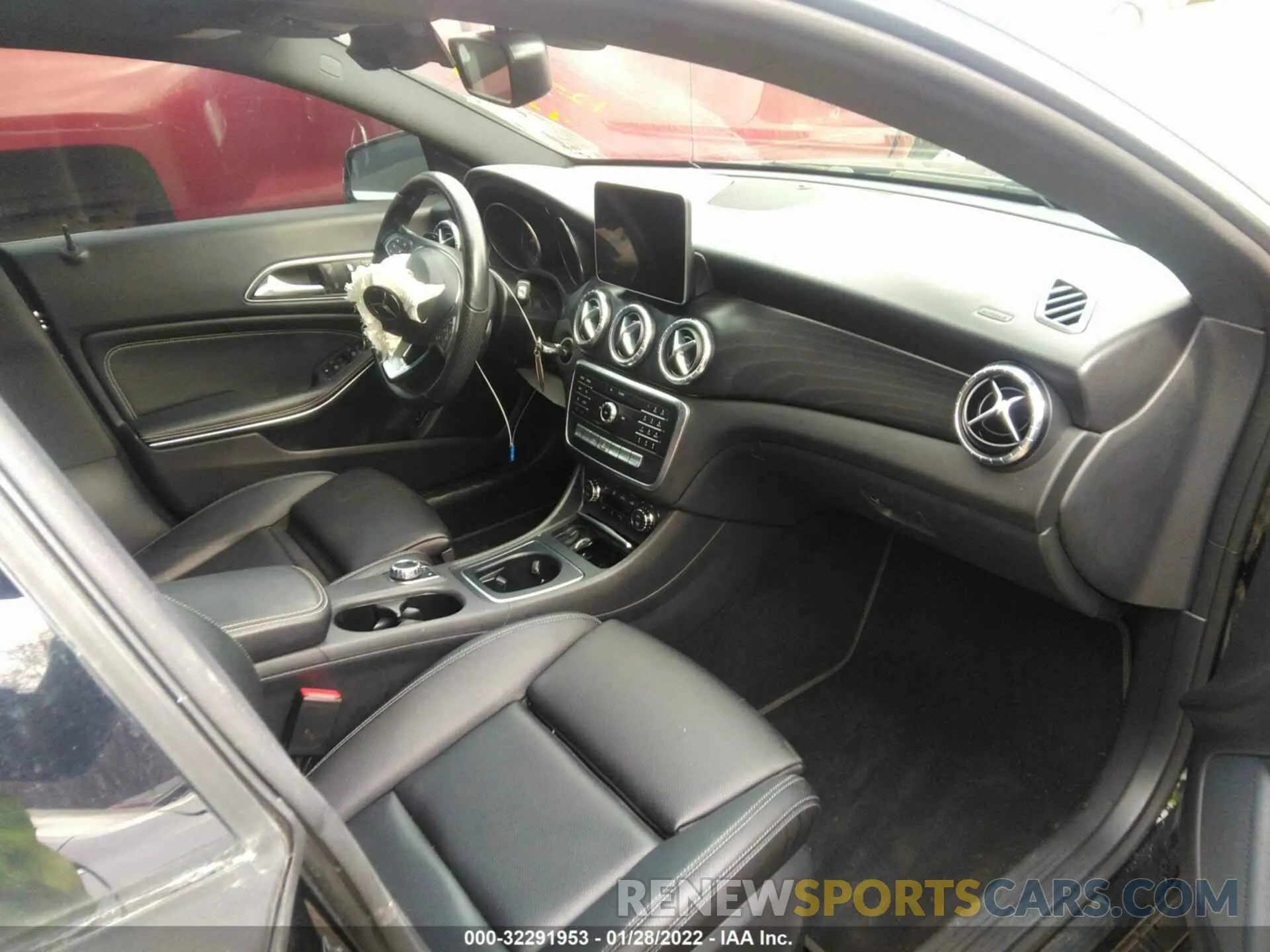 5 fotografías del automóvil dañado WDDSJ4EB8KN706572 MERCEDES-BENZ CLA 2019