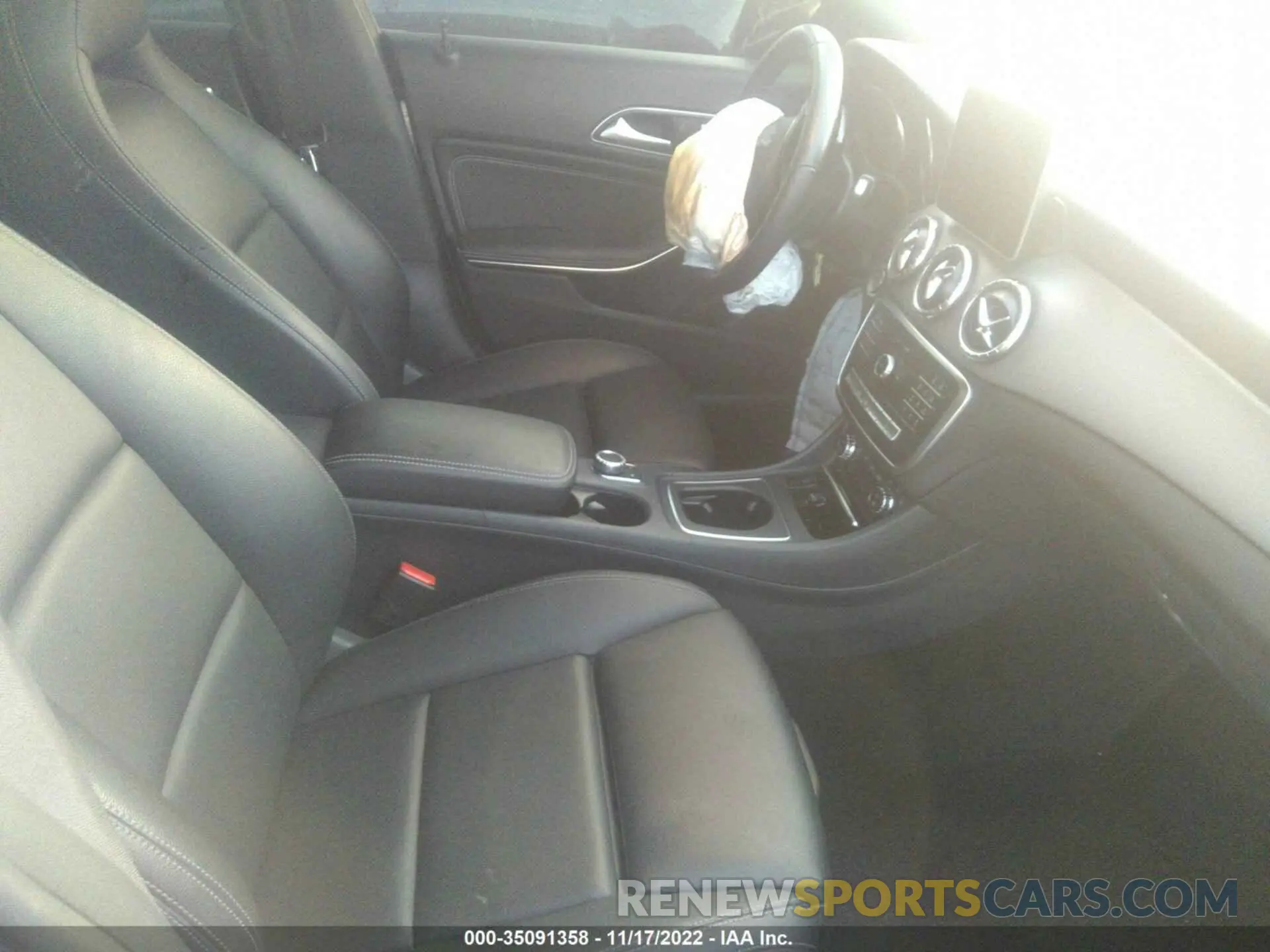 5 fotografías del automóvil dañado WDDSJ4EB9KN759989 MERCEDES-BENZ CLA 2019
