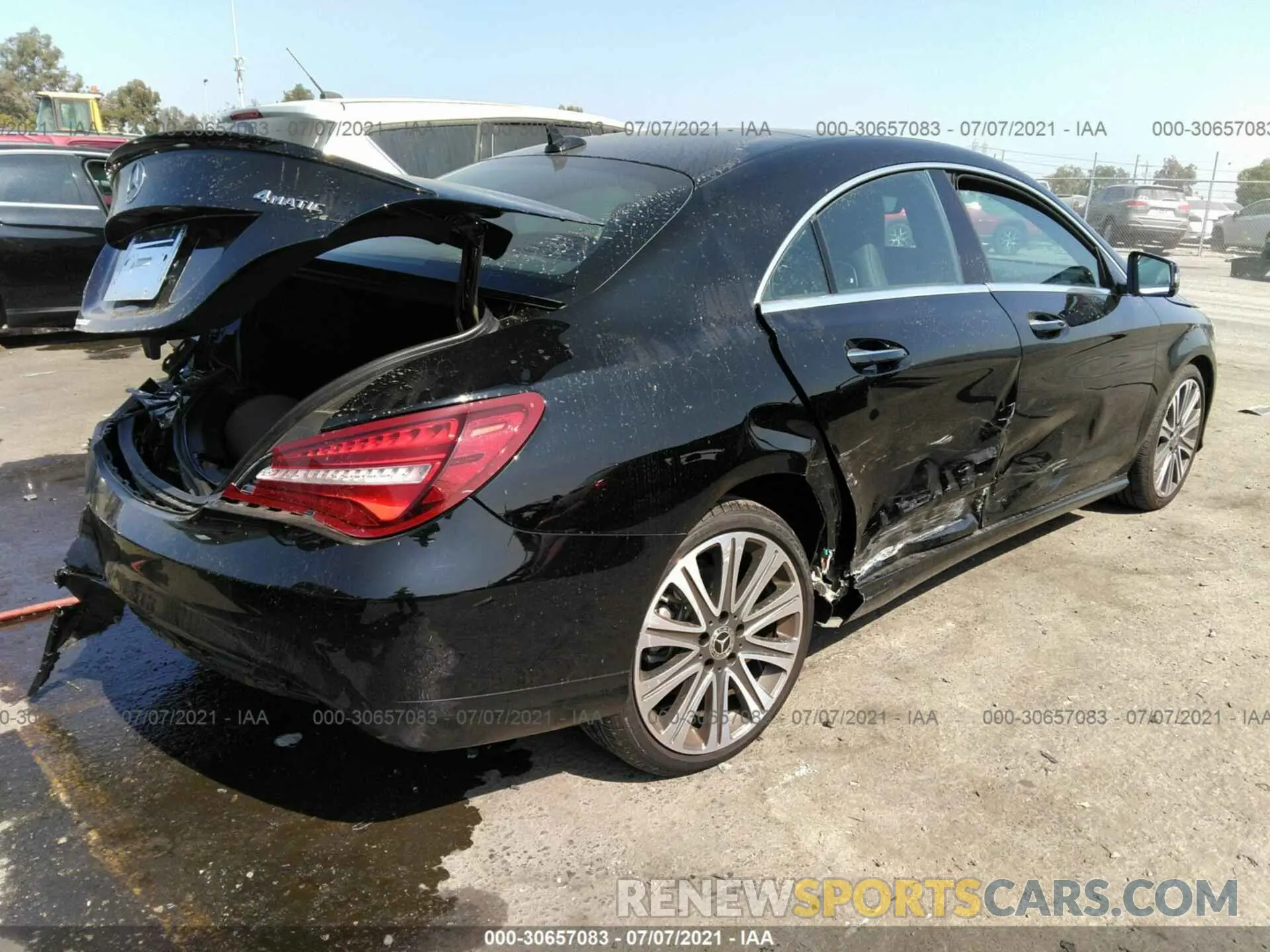 4 fotografías del automóvil dañado WDDSJ4GB4KN757452 MERCEDES-BENZ CLA 2019