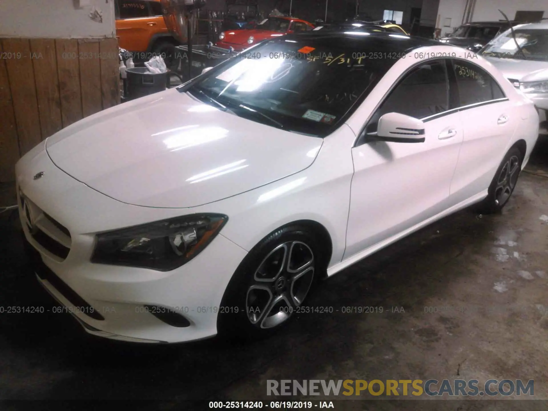 2 fotografías del automóvil dañado WDDSJ4GB6KN723352 MERCEDES-BENZ CLA 2019