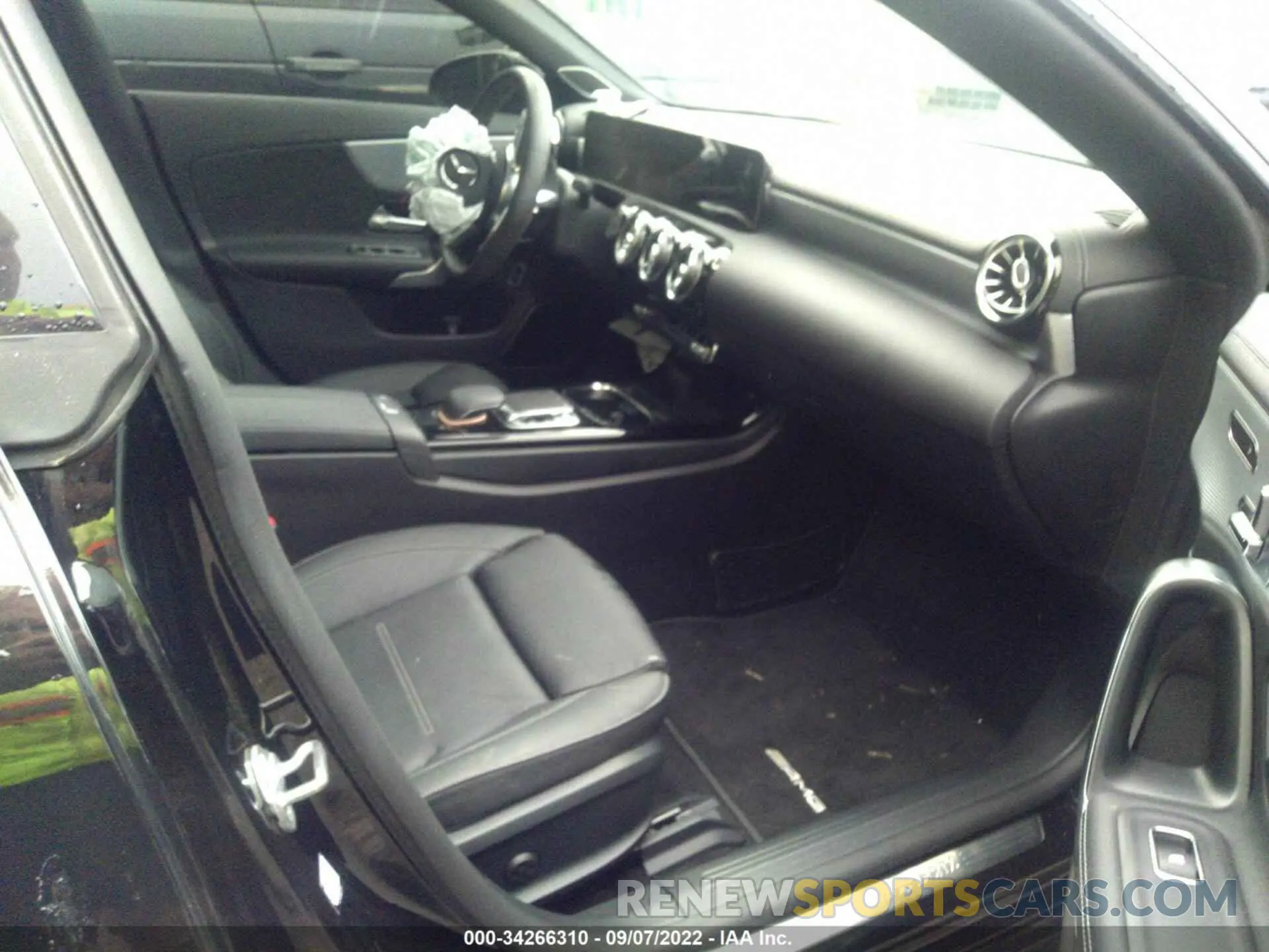 5 fotografías del automóvil dañado WDD5J4HB4LN040322 MERCEDES-BENZ CLA 2020