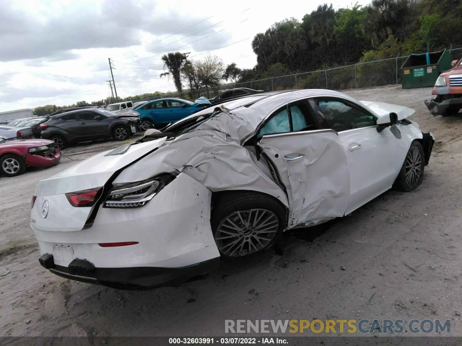 4 fotografías del automóvil dañado W1K5J4GB8NN275391 MERCEDES-BENZ CLA 2022