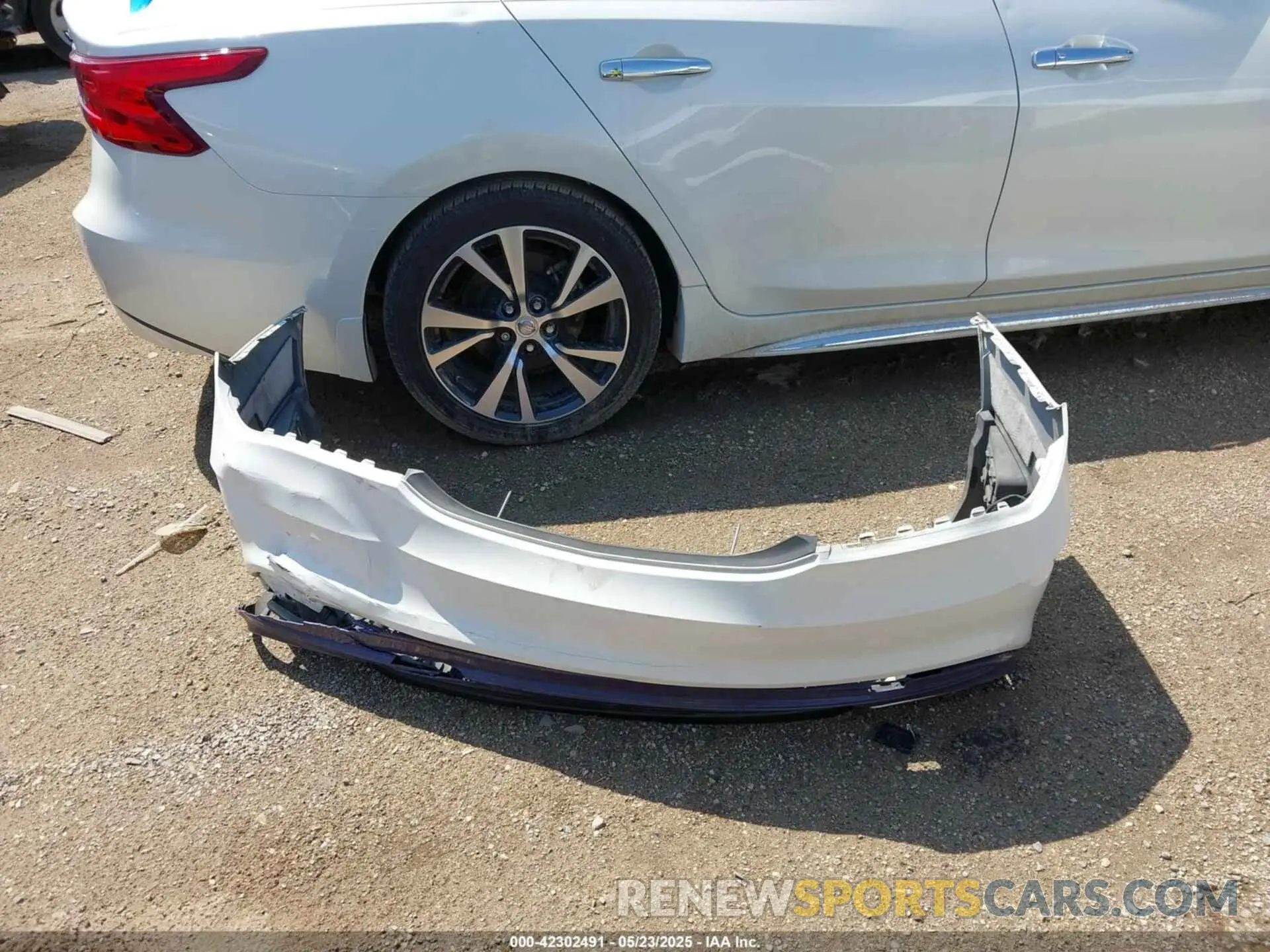 12 fotografías del automóvil dañado WDDSJ4EB1KN726095 MERCEDES-BENZ CLA 250 2019