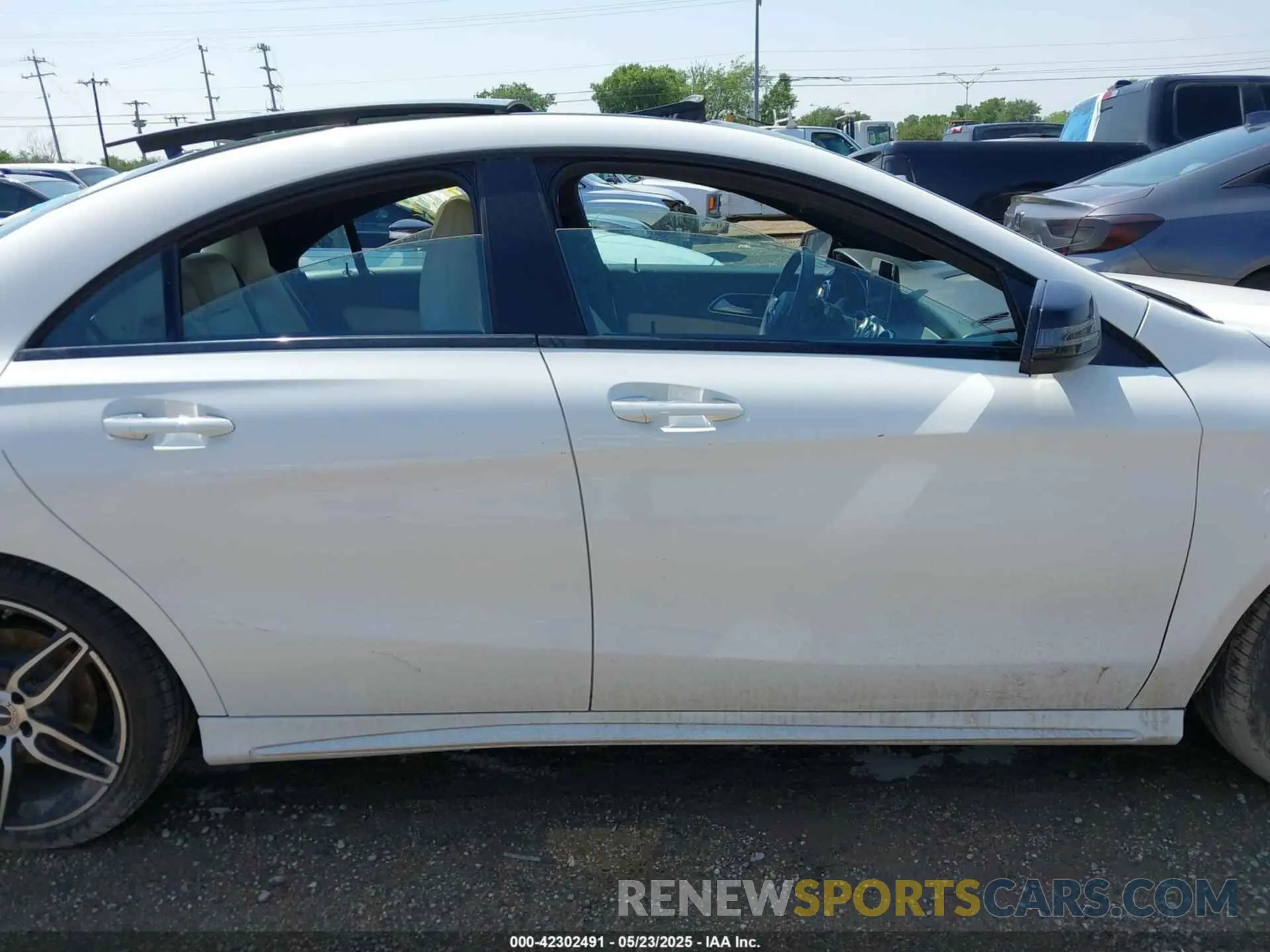 14 fotografías del automóvil dañado WDDSJ4EB1KN726095 MERCEDES-BENZ CLA 250 2019