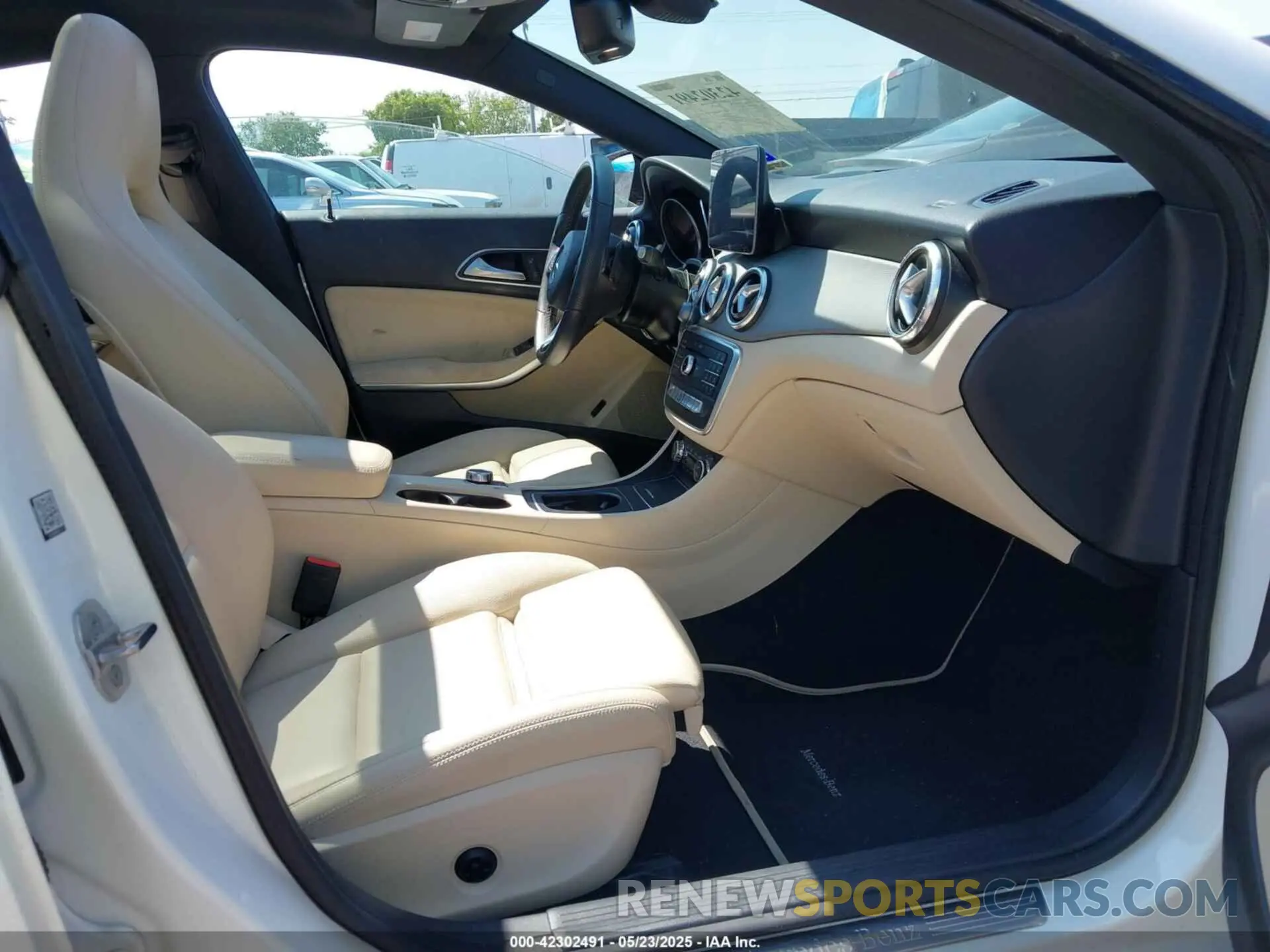 5 fotografías del automóvil dañado WDDSJ4EB1KN726095 MERCEDES-BENZ CLA 250 2019
