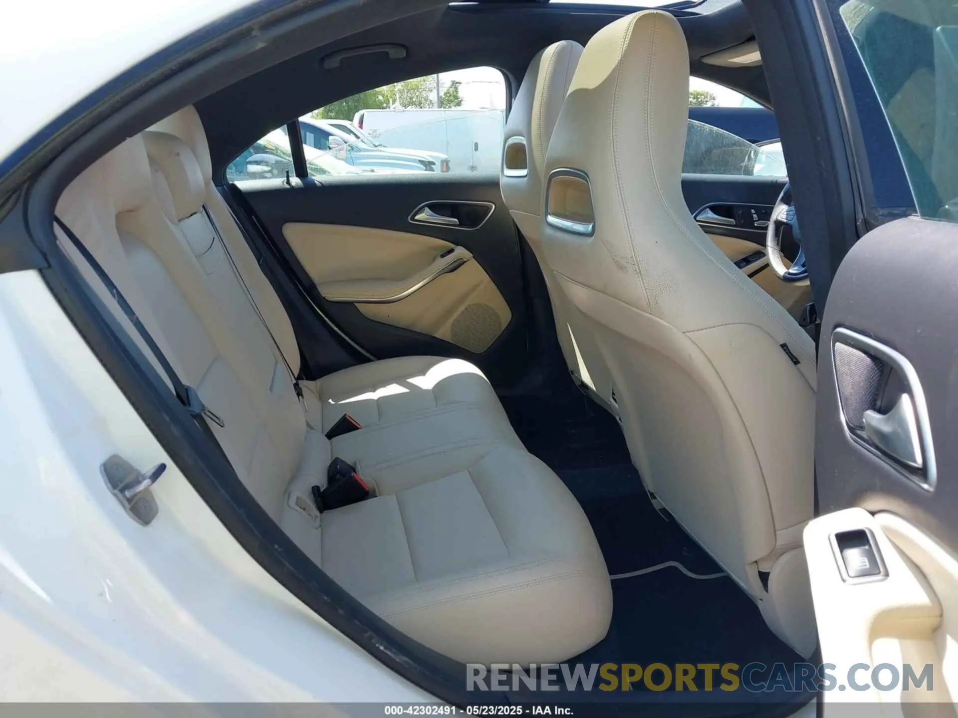 8 fotografías del automóvil dañado WDDSJ4EB1KN726095 MERCEDES-BENZ CLA 250 2019