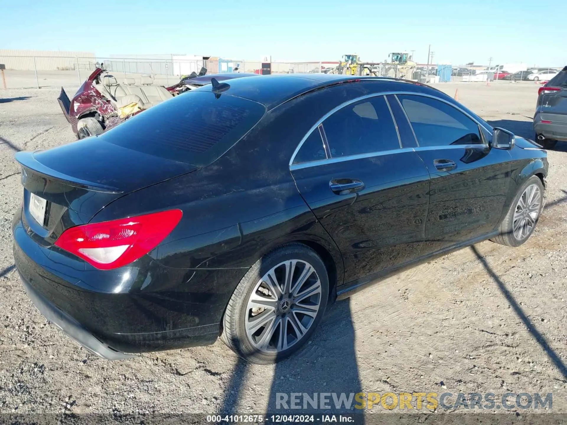 4 fotografías del automóvil dañado WDDSJ4EB4KN743893 MERCEDES-BENZ CLA 250 2019