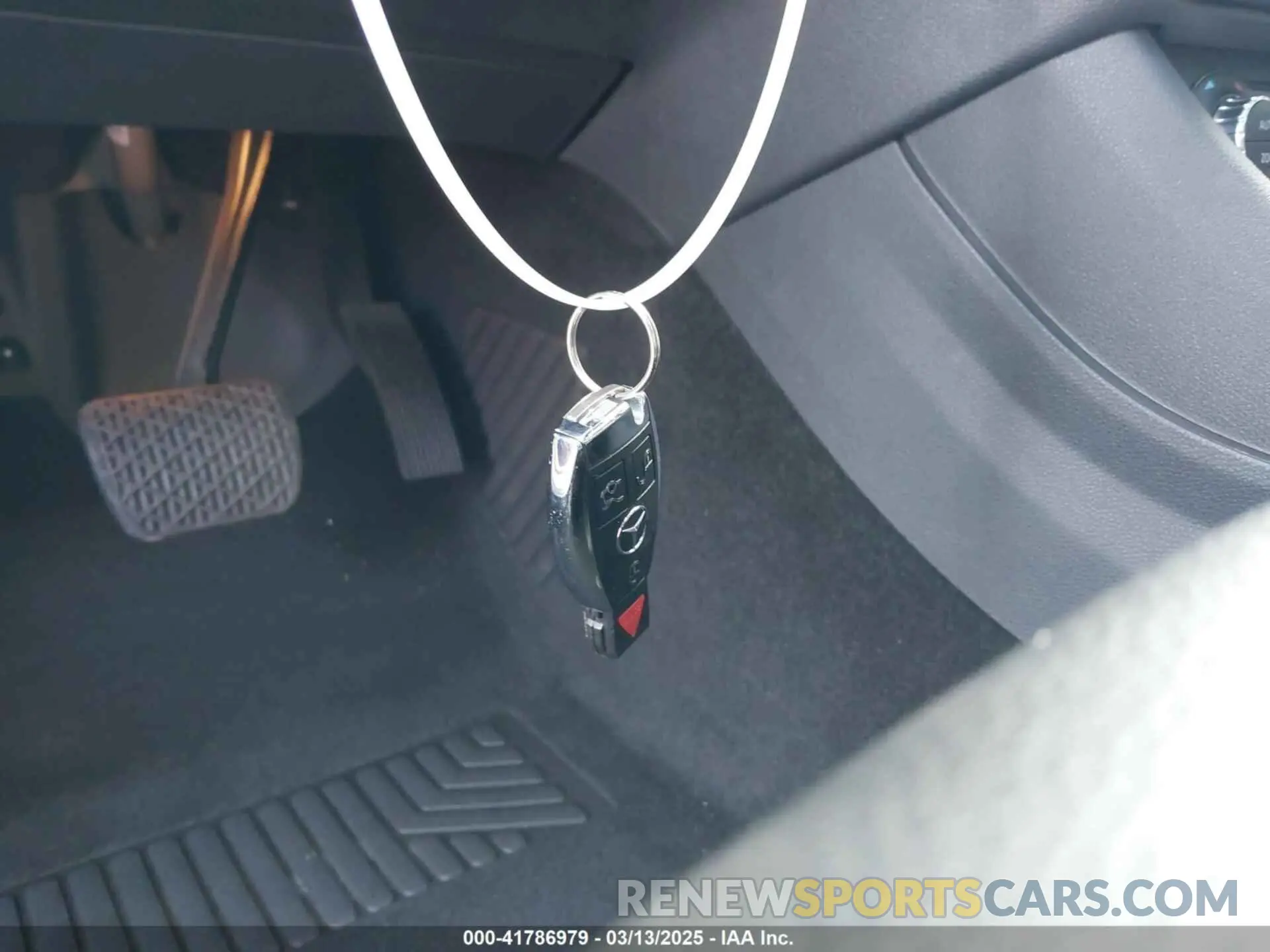 11 fotografías del automóvil dañado WDDSJ4EB5KN753560 MERCEDES-BENZ CLA 250 2019