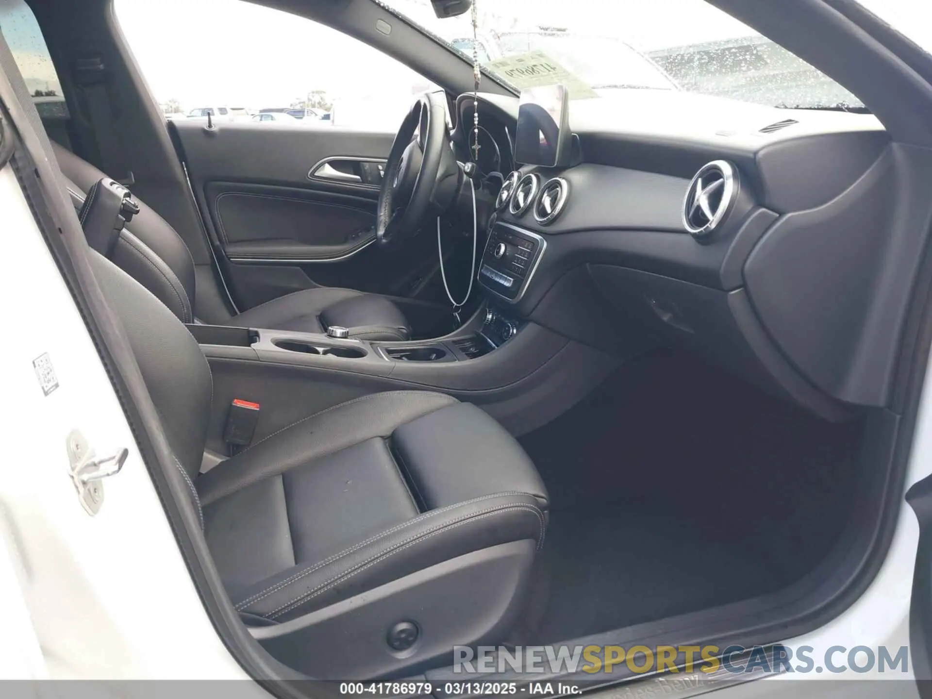 5 fotografías del automóvil dañado WDDSJ4EB5KN753560 MERCEDES-BENZ CLA 250 2019