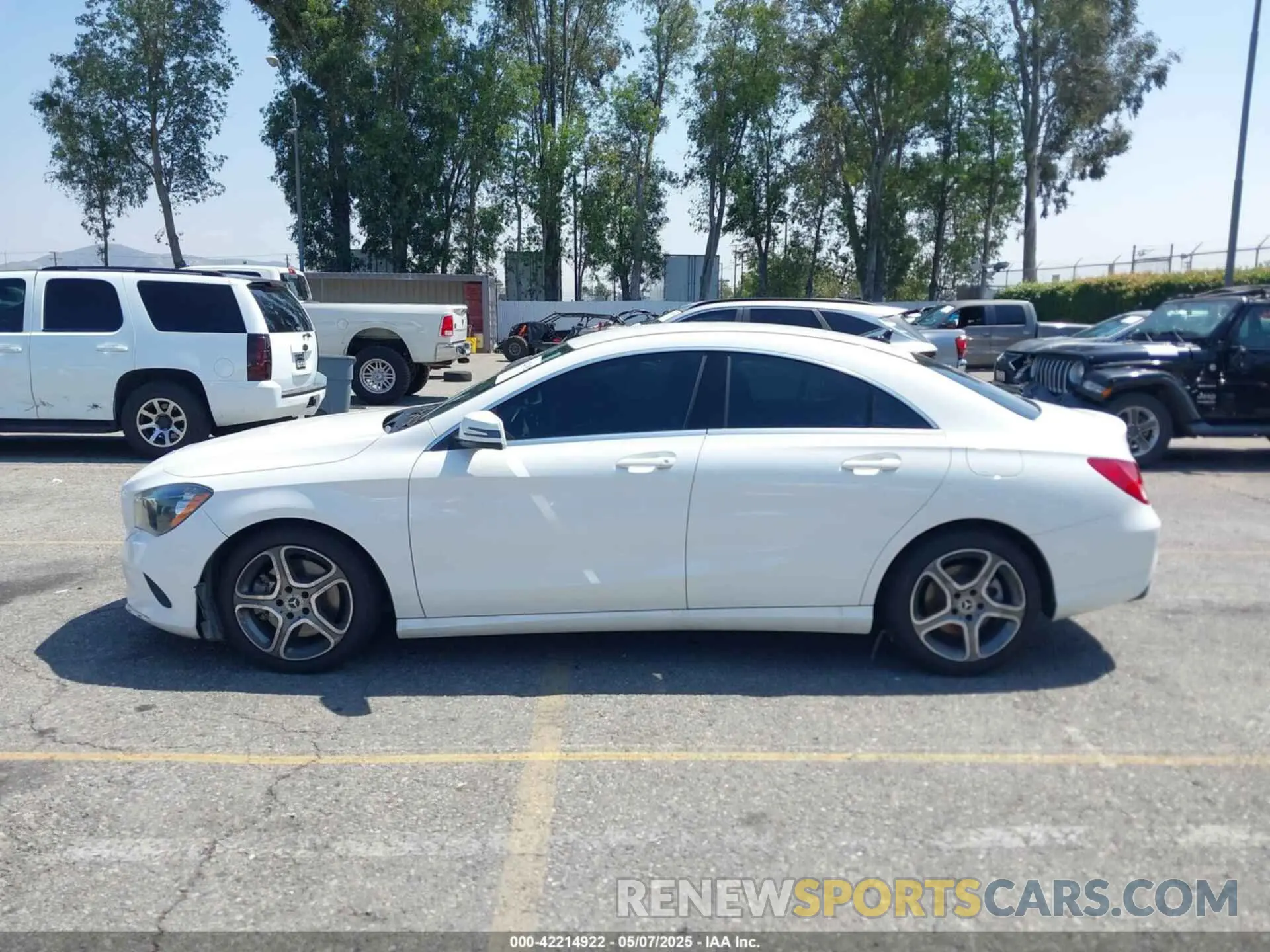 15 fotografías del automóvil dañado WDDSJ4EB5KN769676 MERCEDES-BENZ CLA 250 2019