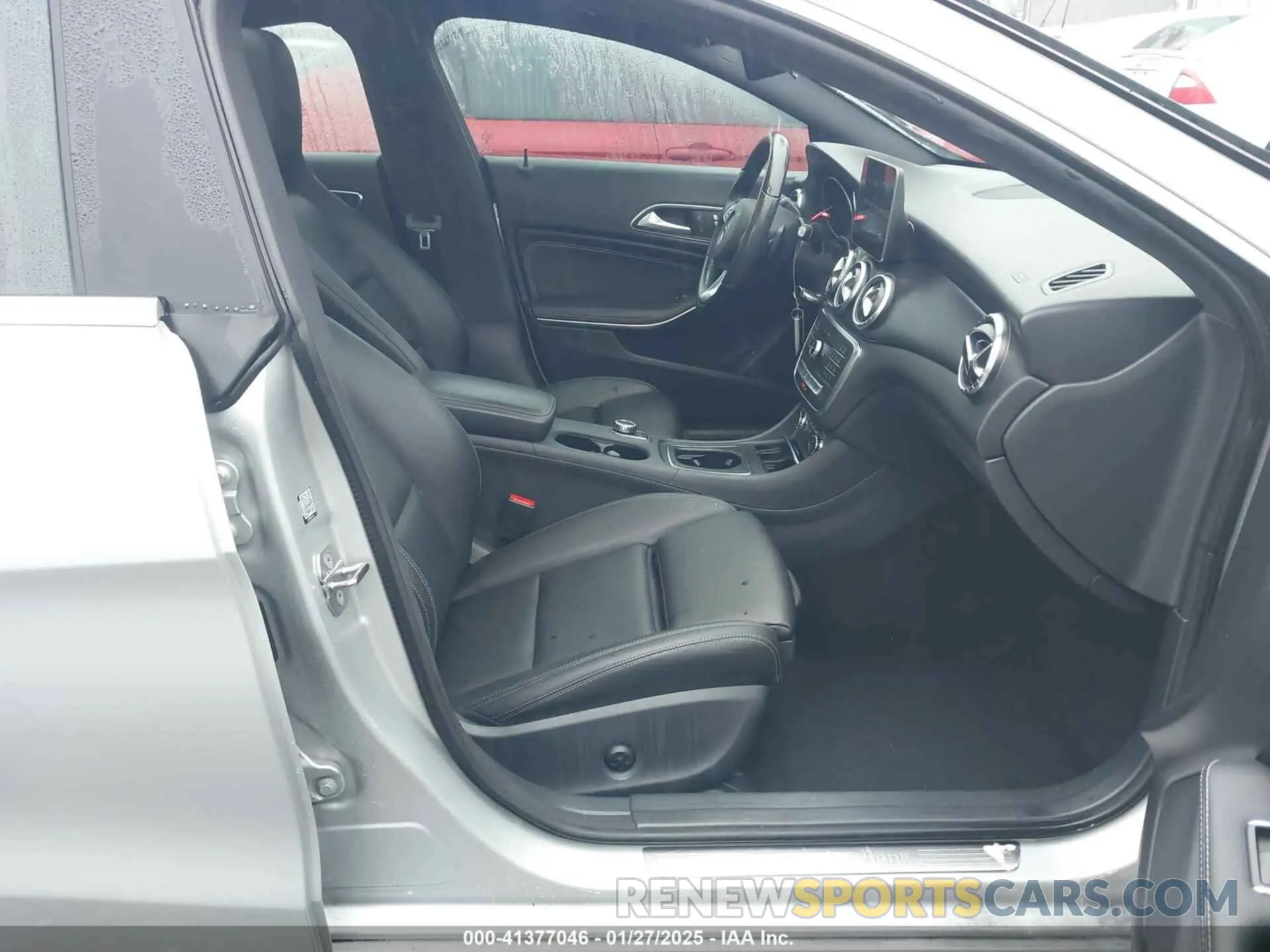 5 fotografías del automóvil dañado WDDSJ4EB6KN722477 MERCEDES-BENZ CLA 250 2019