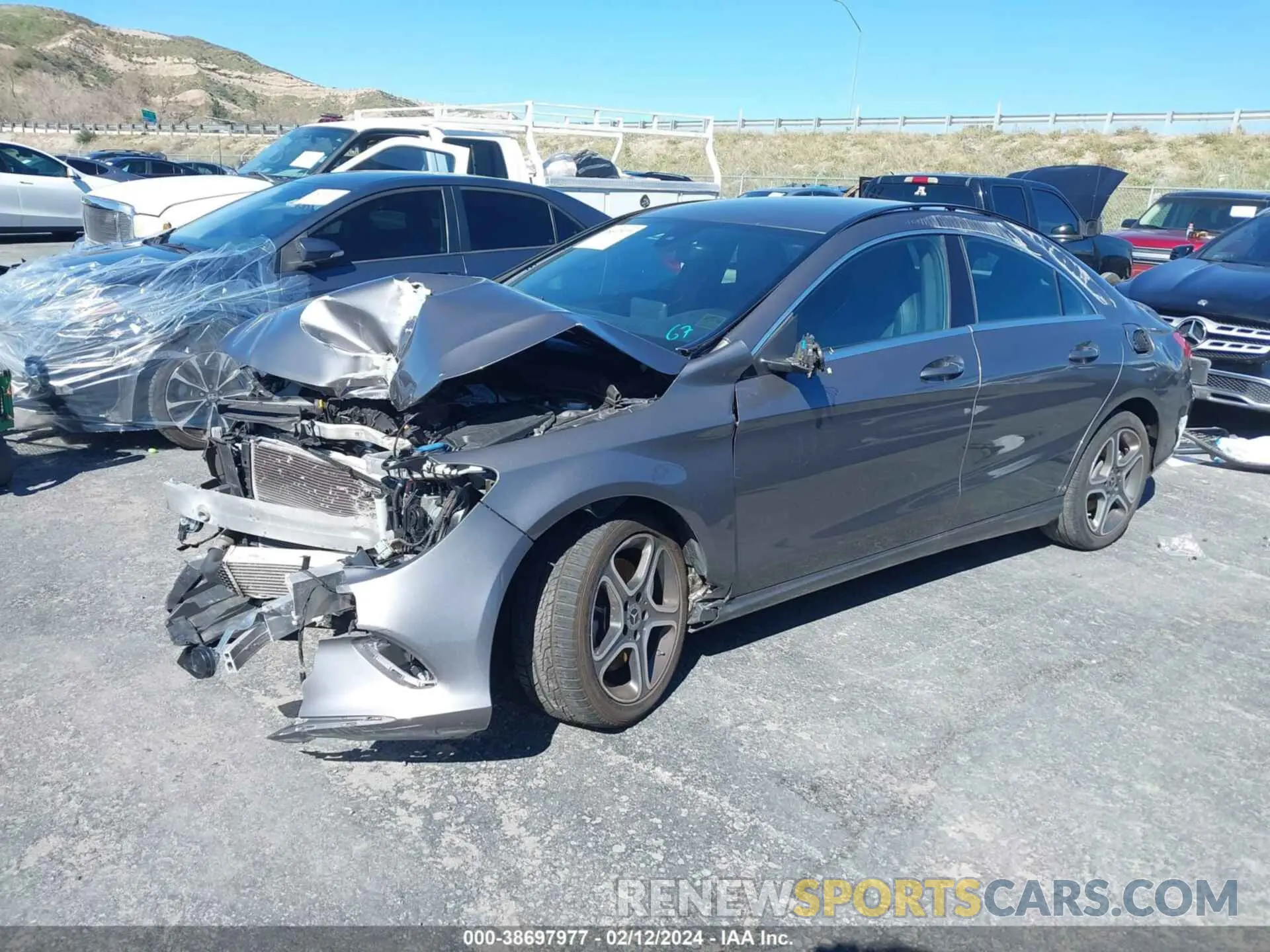 2 fotografías del automóvil dañado WDDSJ4EB6KN751414 MERCEDES-BENZ CLA 250 2019