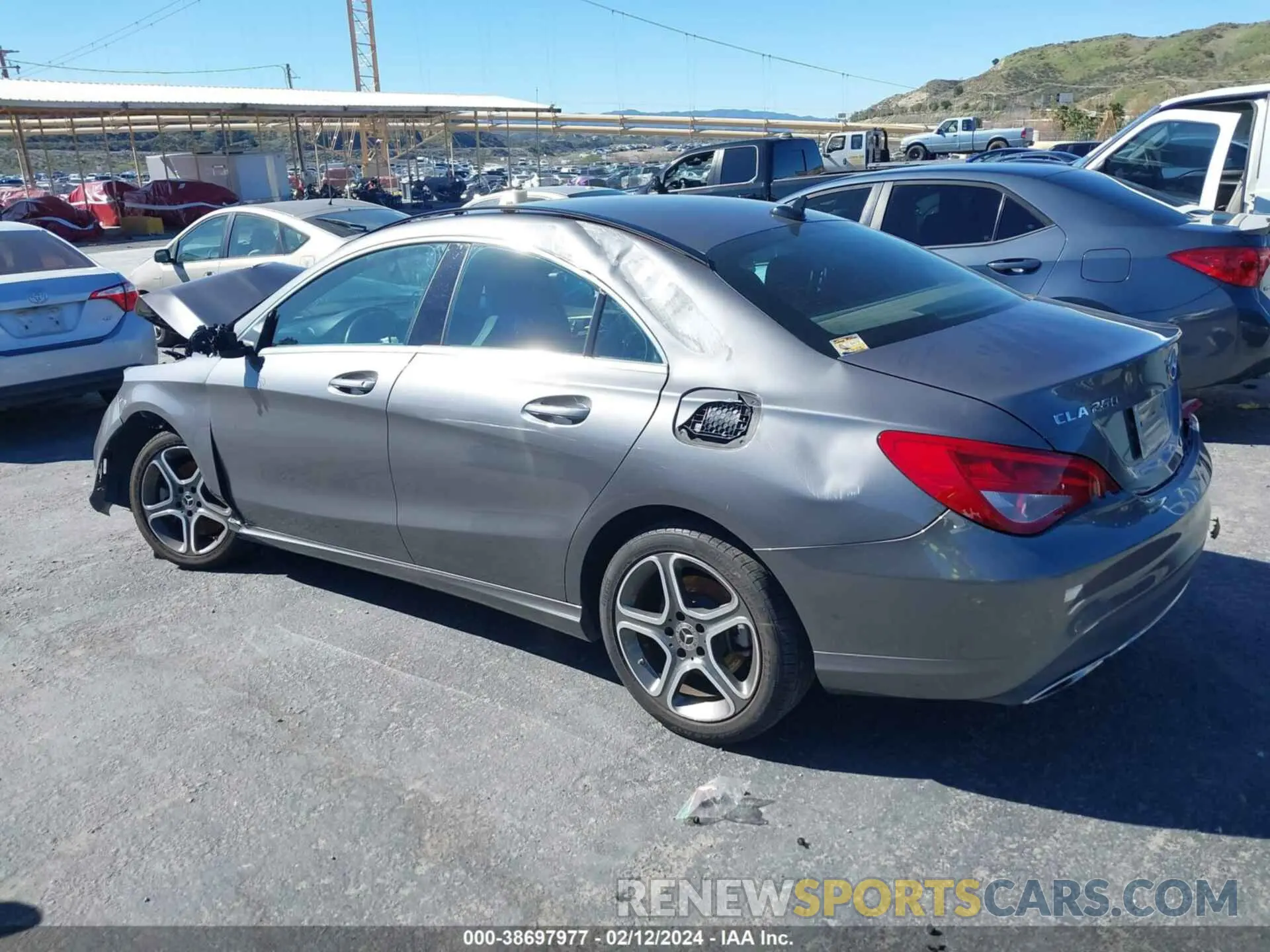3 fotografías del automóvil dañado WDDSJ4EB6KN751414 MERCEDES-BENZ CLA 250 2019