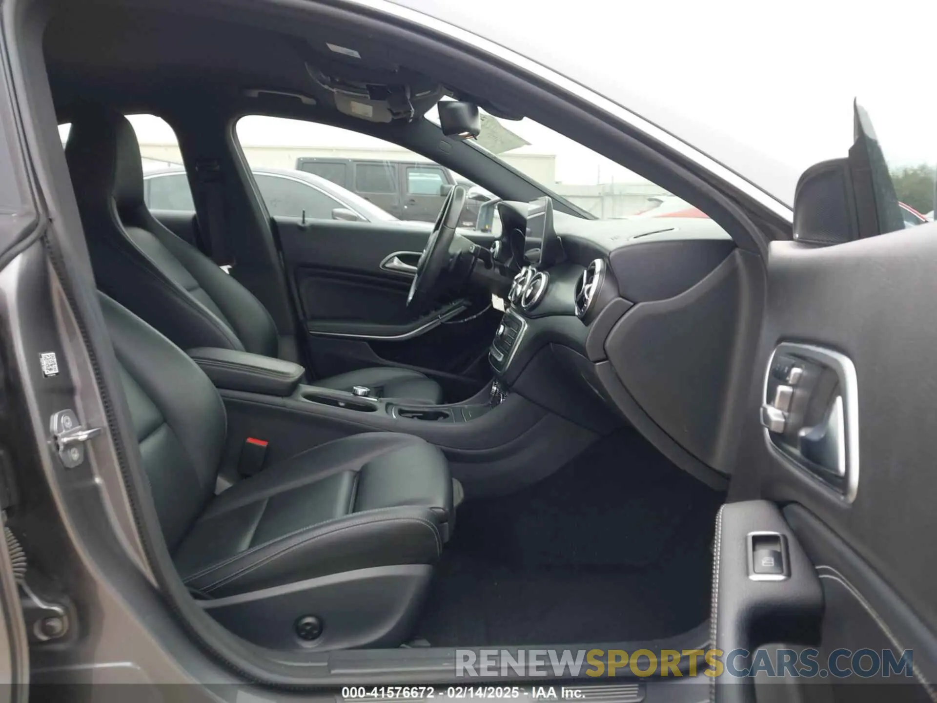 5 fotografías del automóvil dañado WDDSJ4EB6KN757732 MERCEDES-BENZ CLA 250 2019