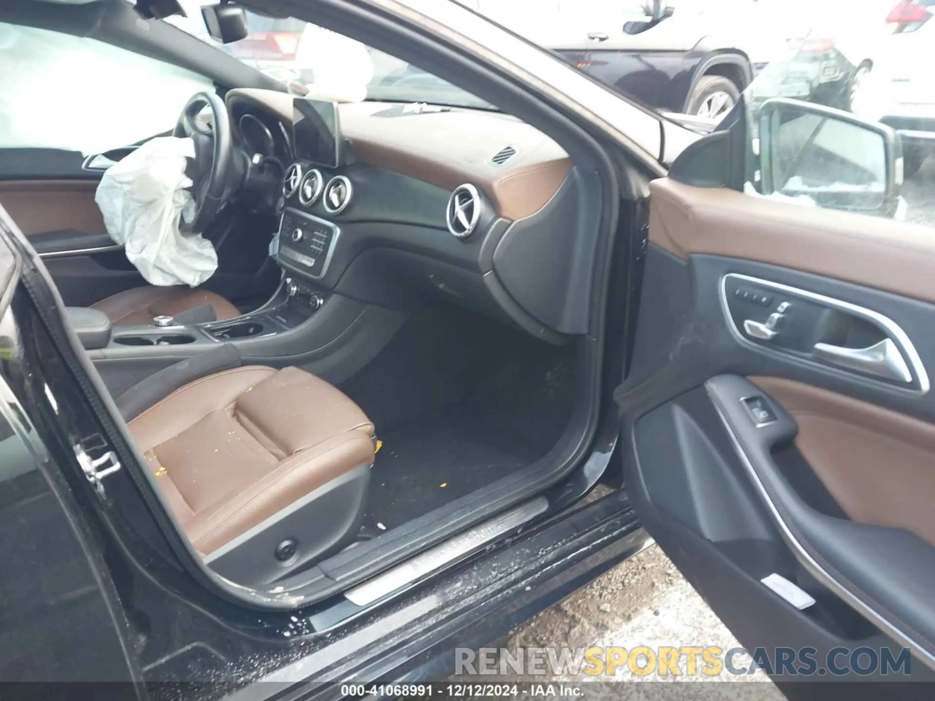 5 fotografías del automóvil dañado WDDSJ4GB8KN740296 MERCEDES-BENZ CLA 250 2019