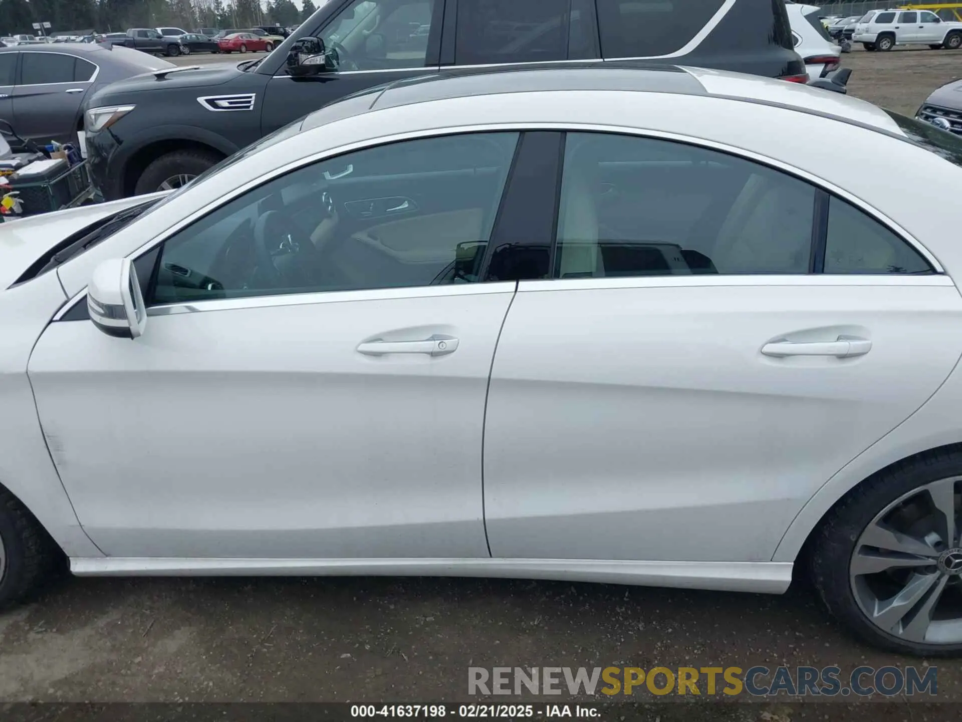 14 fotografías del automóvil dañado WDDSJ4GB9KN724673 MERCEDES-BENZ CLA 250 2019