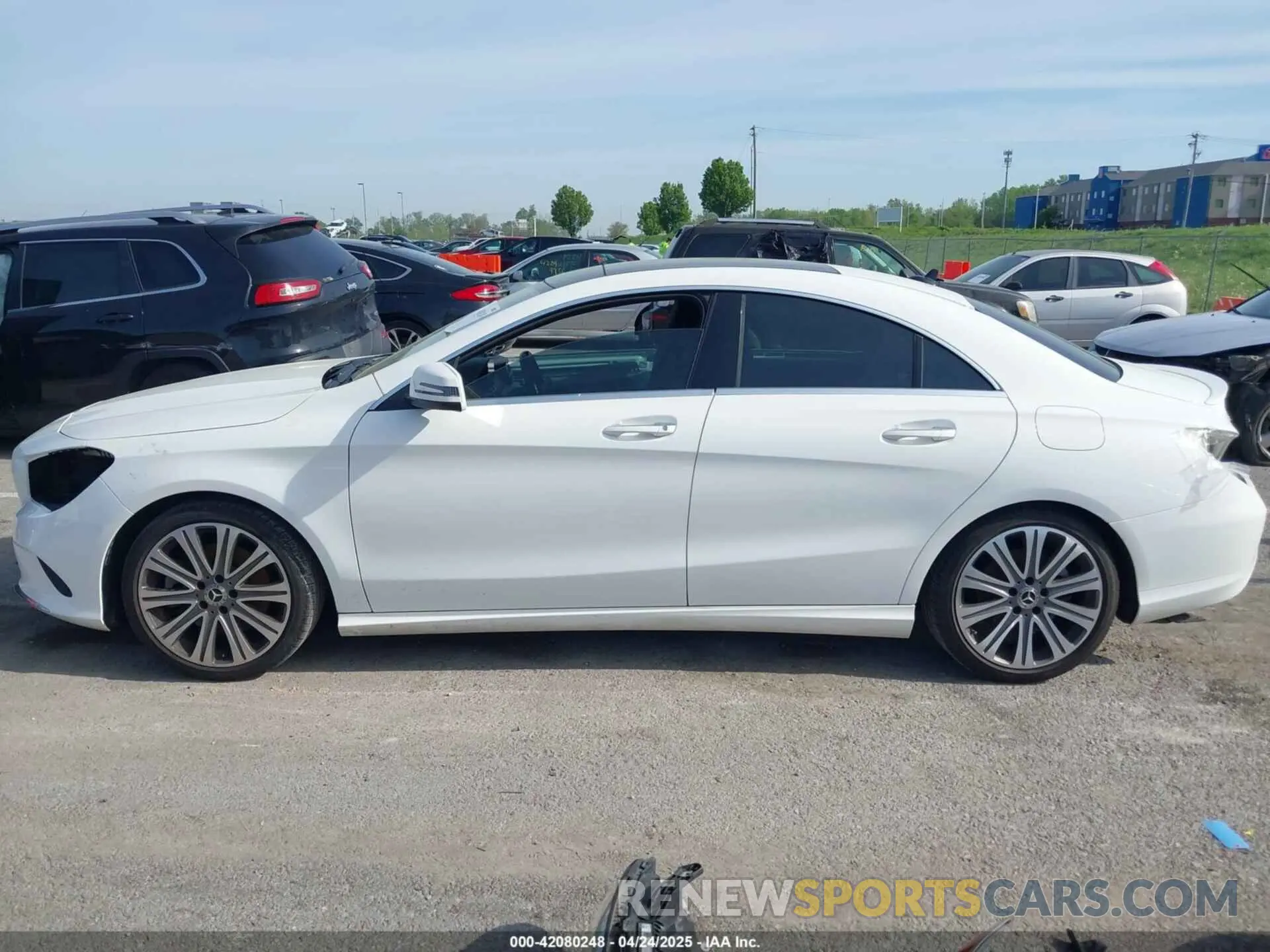 15 fotografías del automóvil dañado WDDSJ4GB9KN743255 MERCEDES-BENZ CLA 250 2019