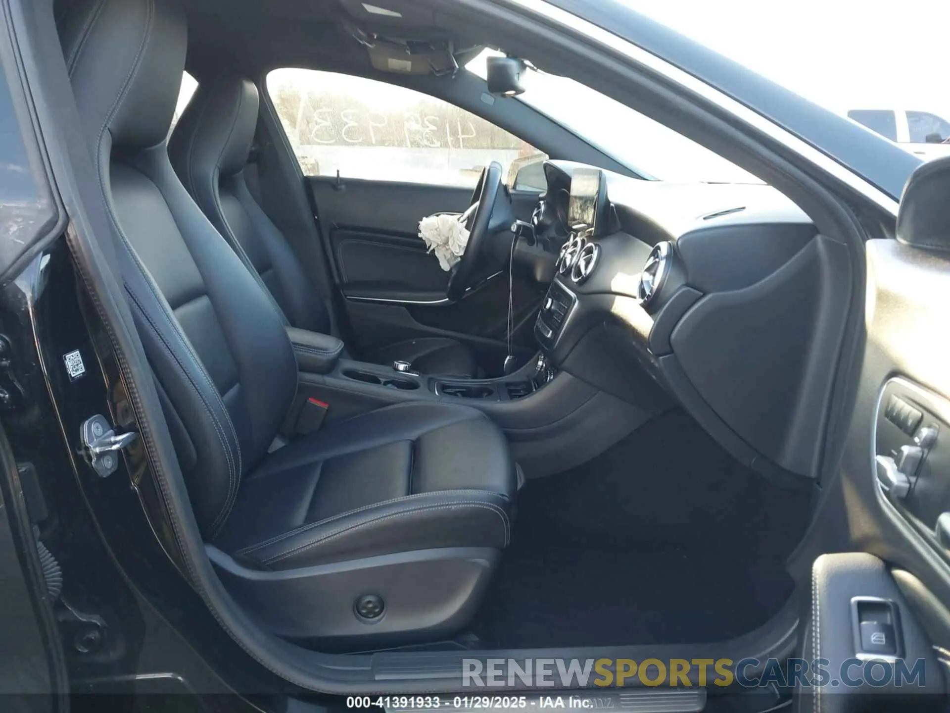 5 fotografías del automóvil dañado WDDSJ4GB9KN761559 MERCEDES-BENZ CLA 250 2019