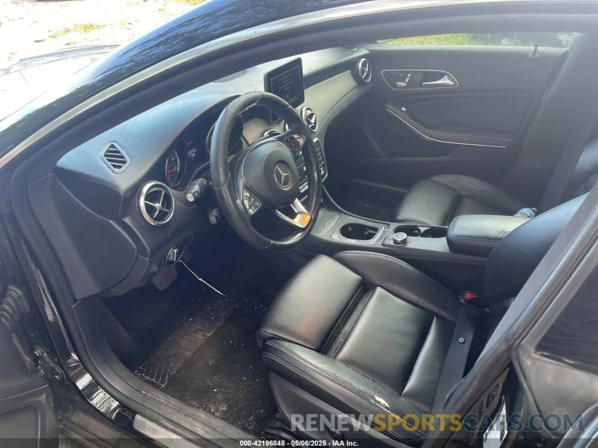 5 fotografías del automóvil dañado WDDSJ4GBXKN701662 MERCEDES-BENZ CLA 250 2019