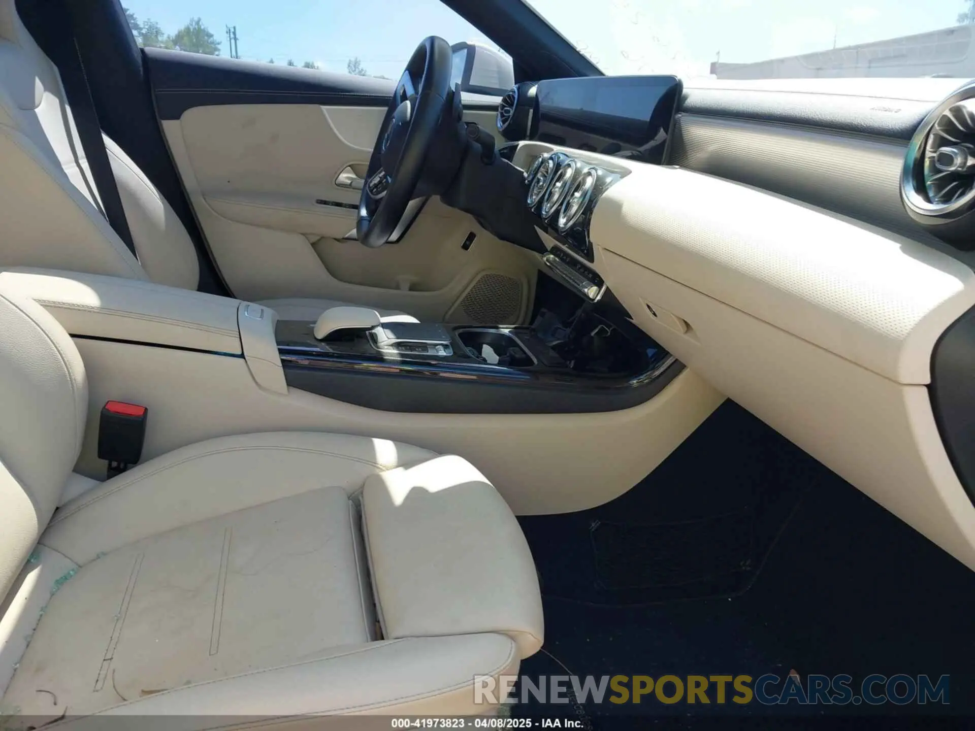 5 fotografías del automóvil dañado W1K5J4GB4LN103176 MERCEDES-BENZ CLA 250 2020