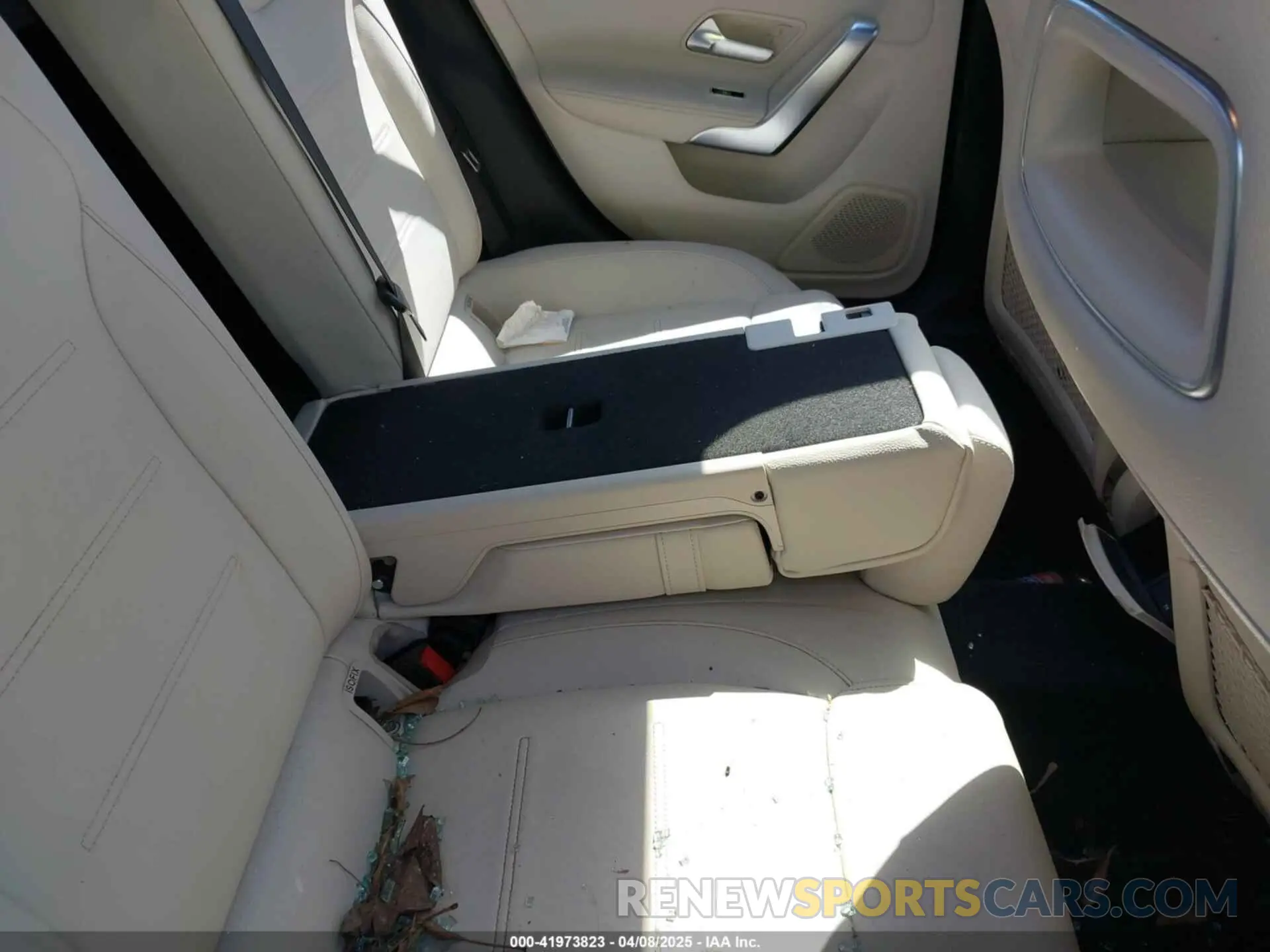 8 fotografías del automóvil dañado W1K5J4GB4LN103176 MERCEDES-BENZ CLA 250 2020
