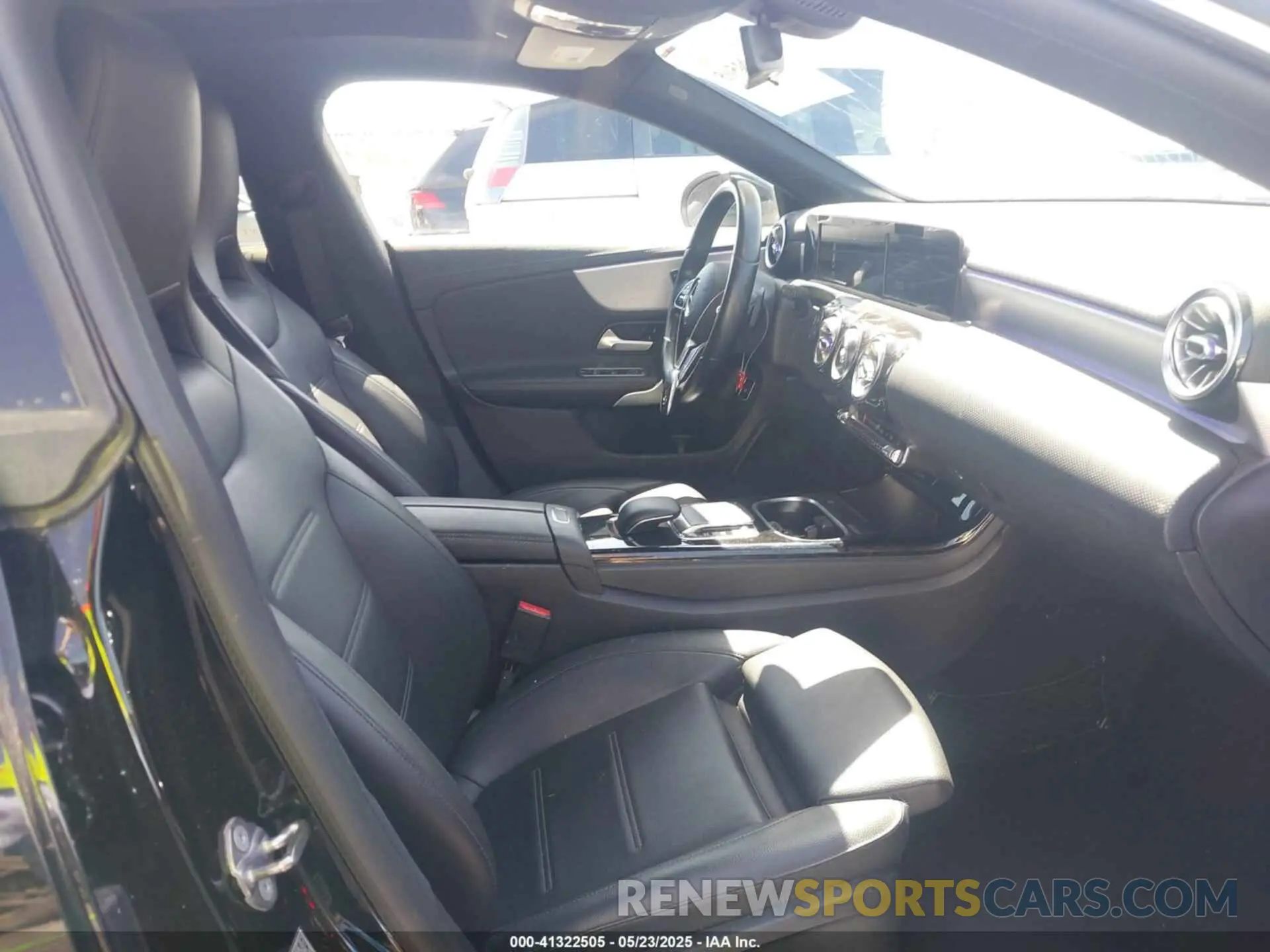 5 fotografías del automóvil dañado W1K5J4GB4LN108944 MERCEDES-BENZ CLA 250 2020