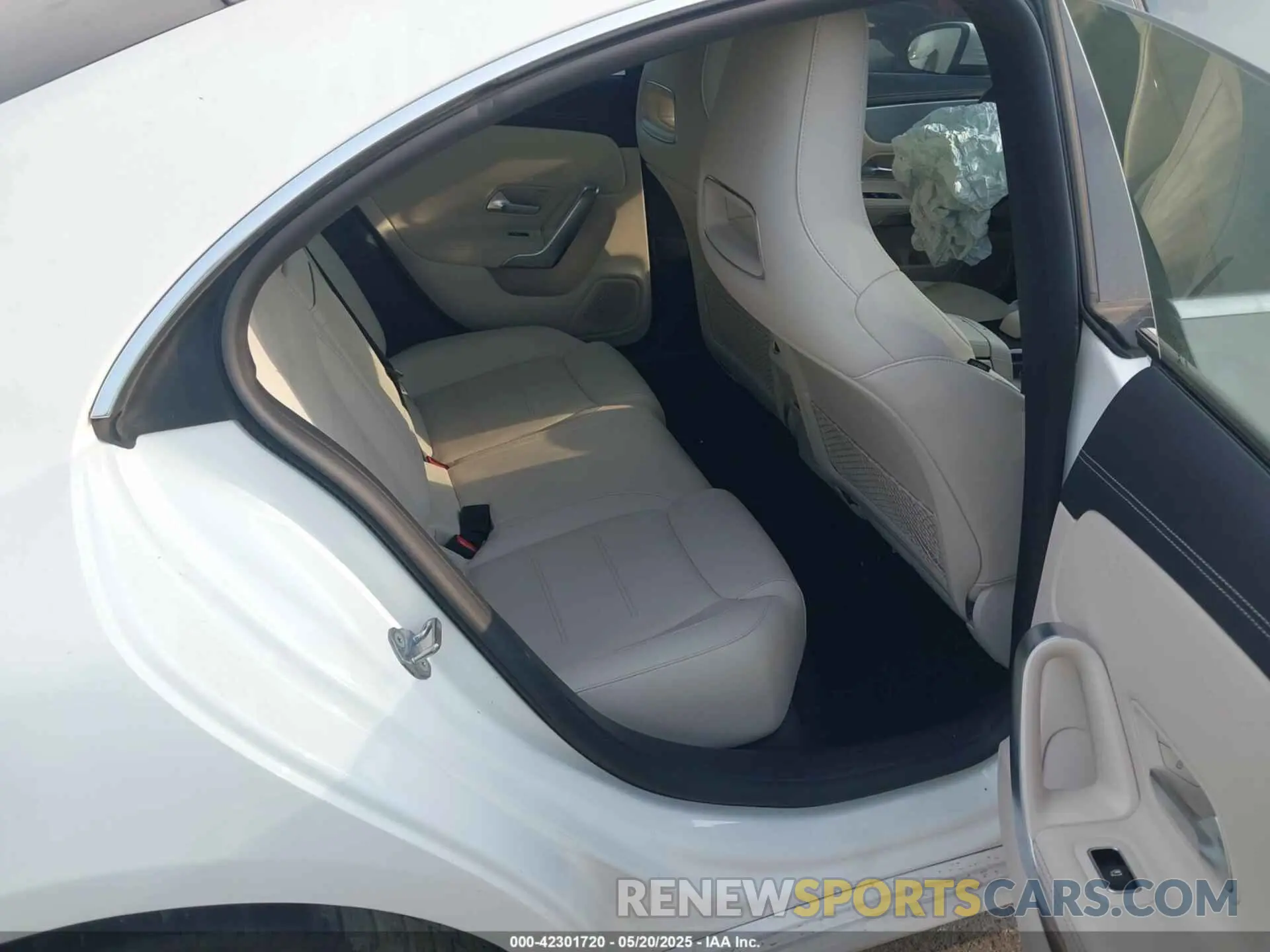 8 fotografías del automóvil dañado WDD5J4GB5LN074867 MERCEDES-BENZ CLA 250 2020