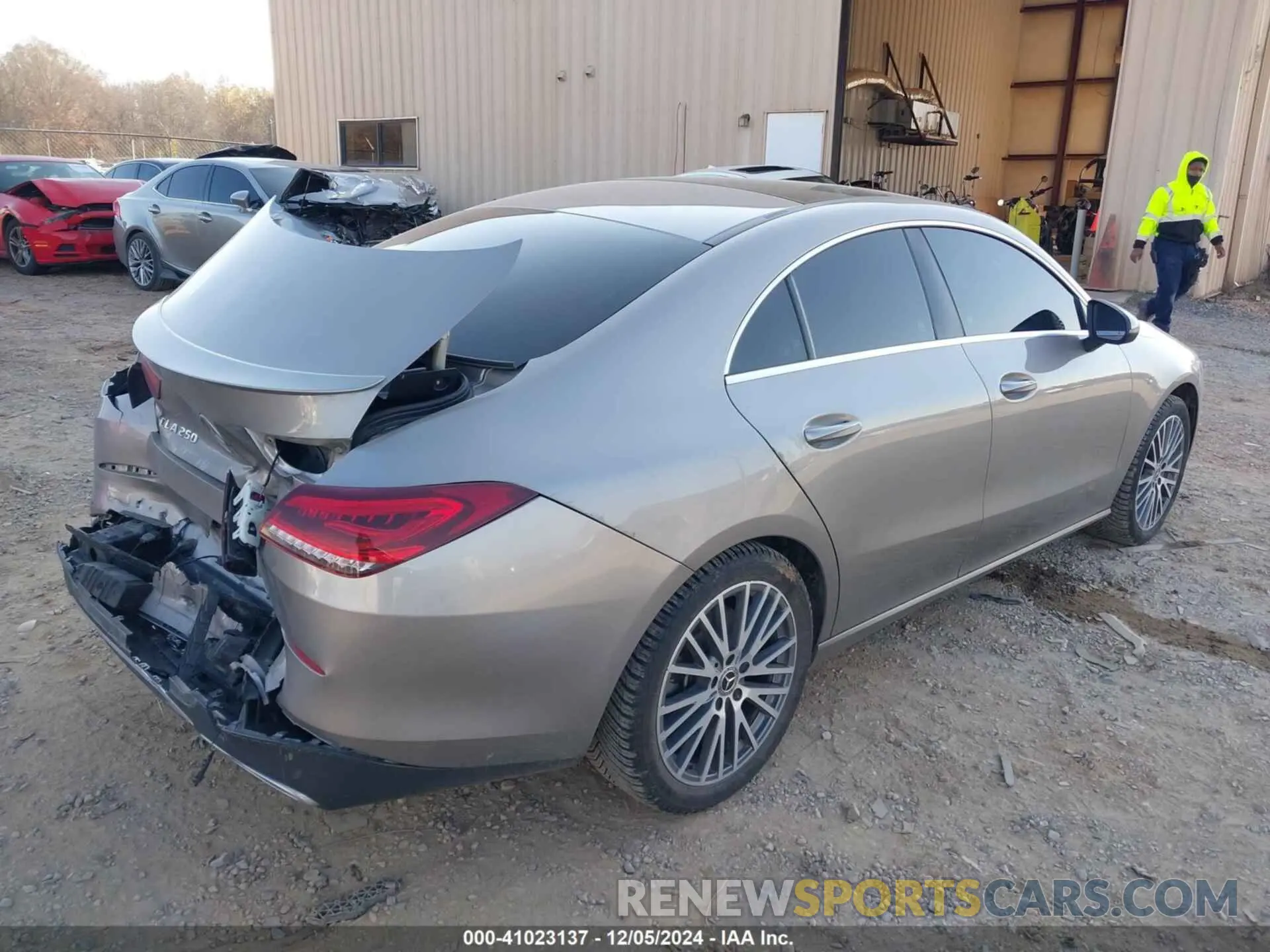 4 fotografías del automóvil dañado WDD5J4HB1LN035806 MERCEDES-BENZ CLA 250 2020