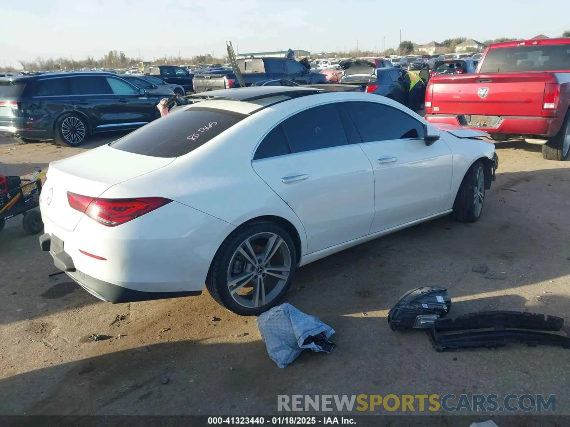 4 fotografías del automóvil dañado W1K5J4GB4MN231869 MERCEDES-BENZ CLA 250 2021