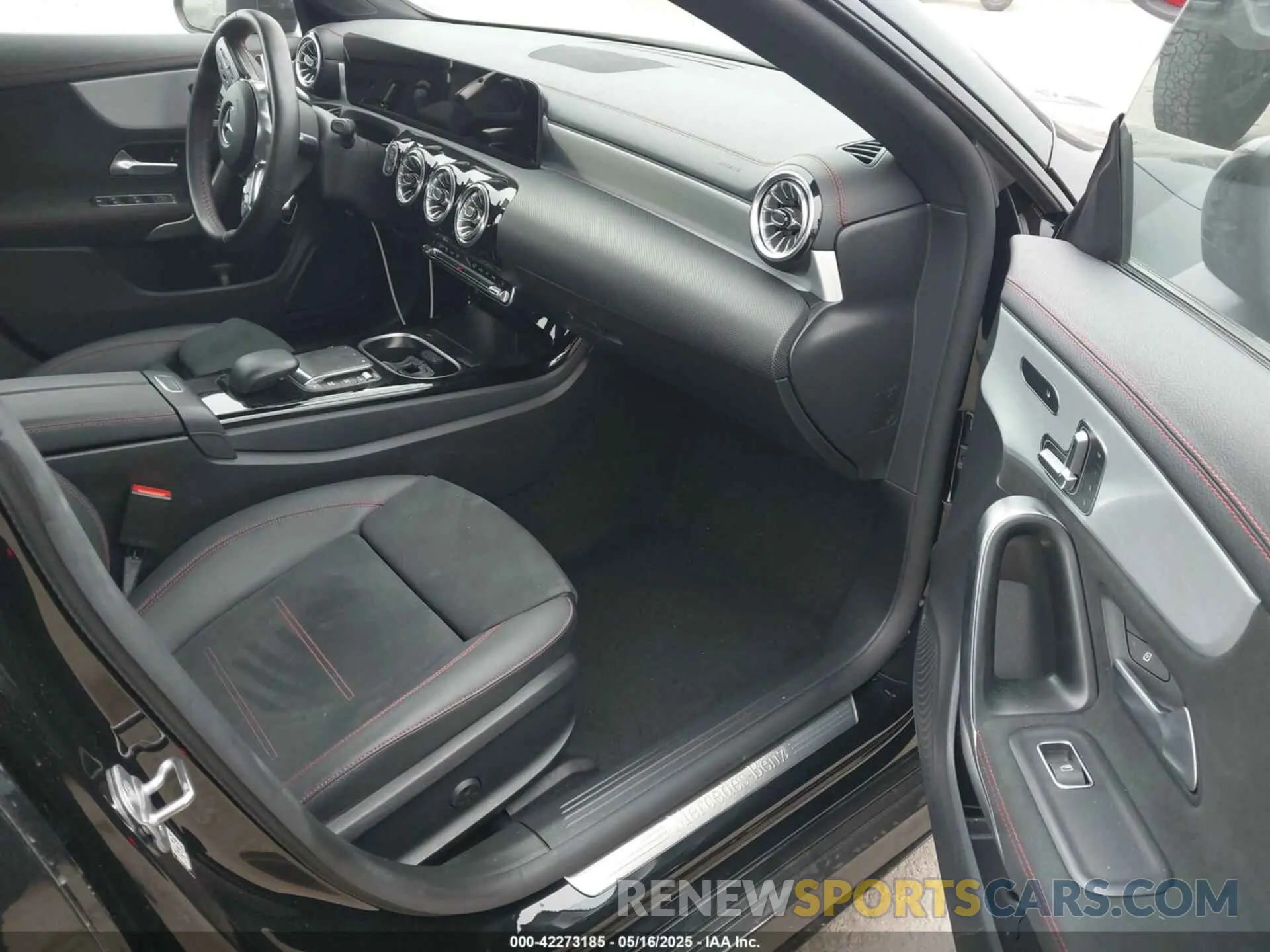5 fotografías del automóvil dañado W1K5J4GBXPN383529 MERCEDES-BENZ CLA 250 COUPE 2023