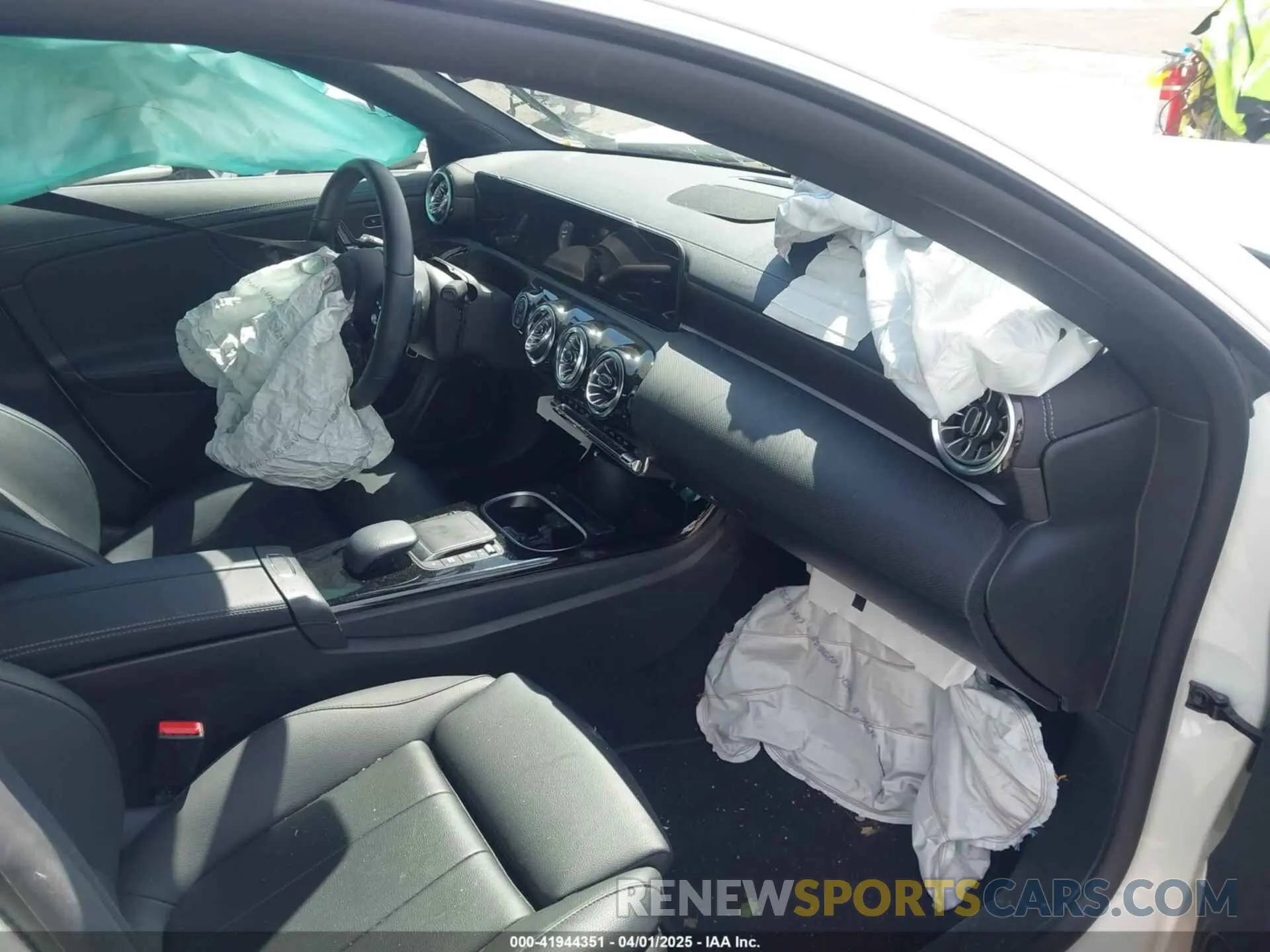 5 fotografías del automóvil dañado W1K5J4HB5PN360092 MERCEDES-BENZ CLA 250 COUPE 2023