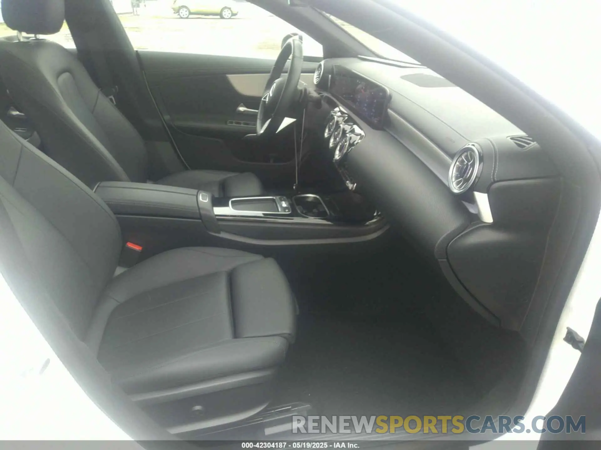 5 fotografías del automóvil dañado W1K5J4GB0SN522298 MERCEDES-BENZ CLA 250 COUPE 2025