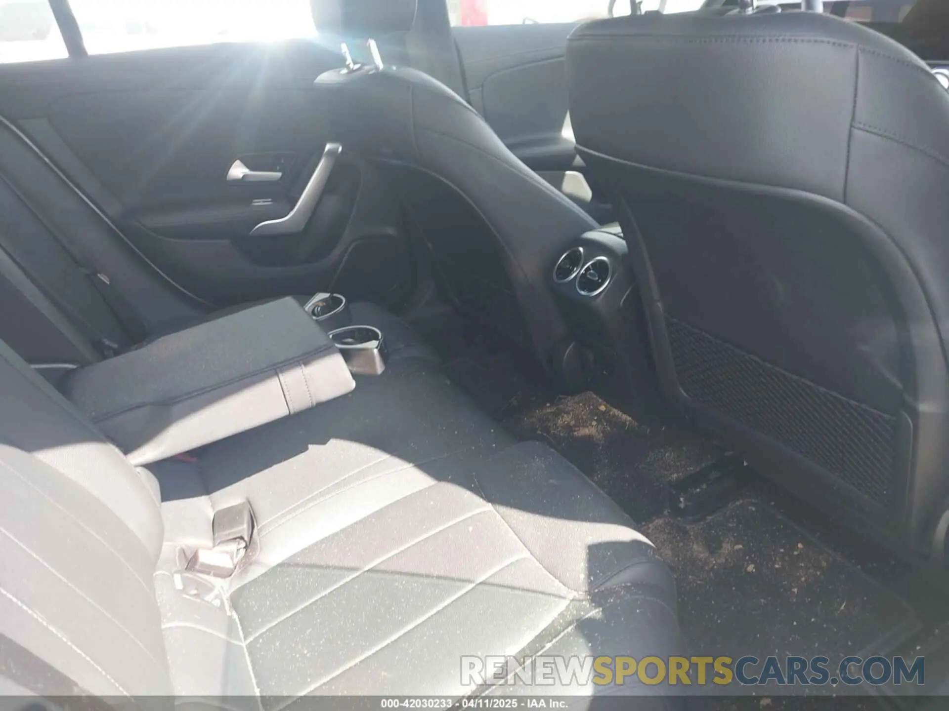 8 fotografías del automóvil dañado W1K5J4GBXSN512345 MERCEDES-BENZ CLA 250 COUPE 2025