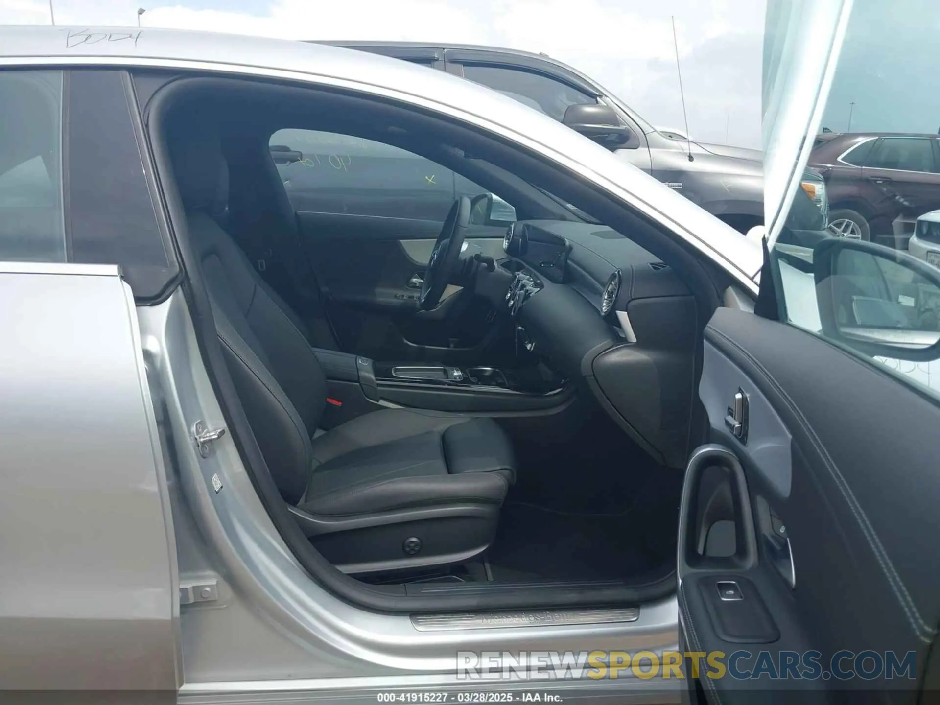 5 fotografías del automóvil dañado W1K5J4HB1SN512457 MERCEDES-BENZ CLA 250 COUPE 2025
