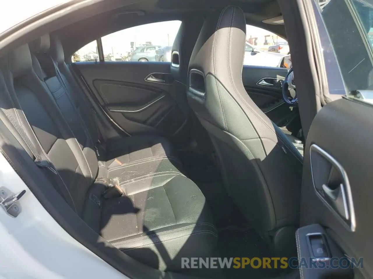10 fotografías del automóvil dañado WDDSJ4EB0KN719977 MERCEDES-BENZ CLA-CLASS 2019