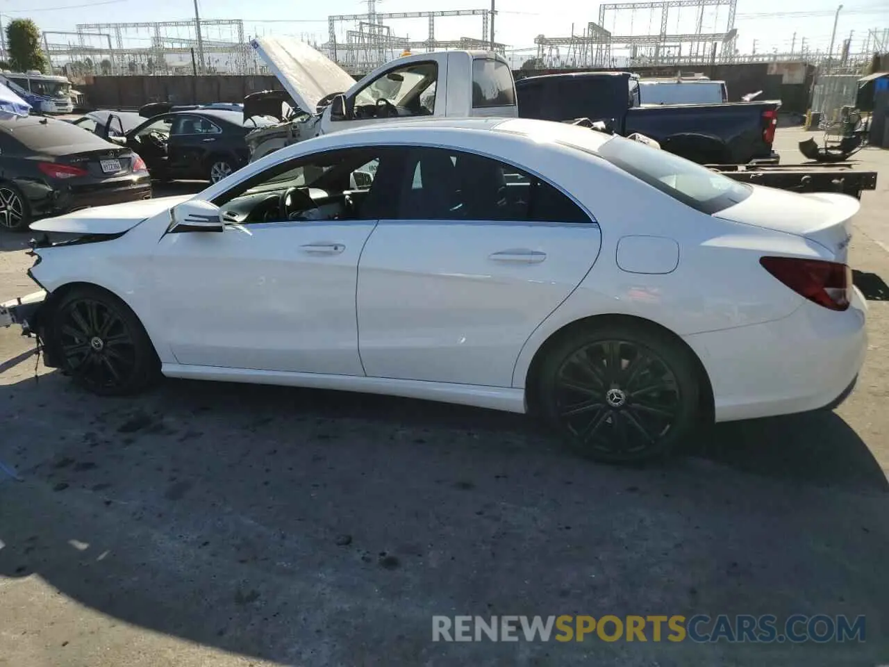 2 fotografías del automóvil dañado WDDSJ4EB0KN719977 MERCEDES-BENZ CLA-CLASS 2019