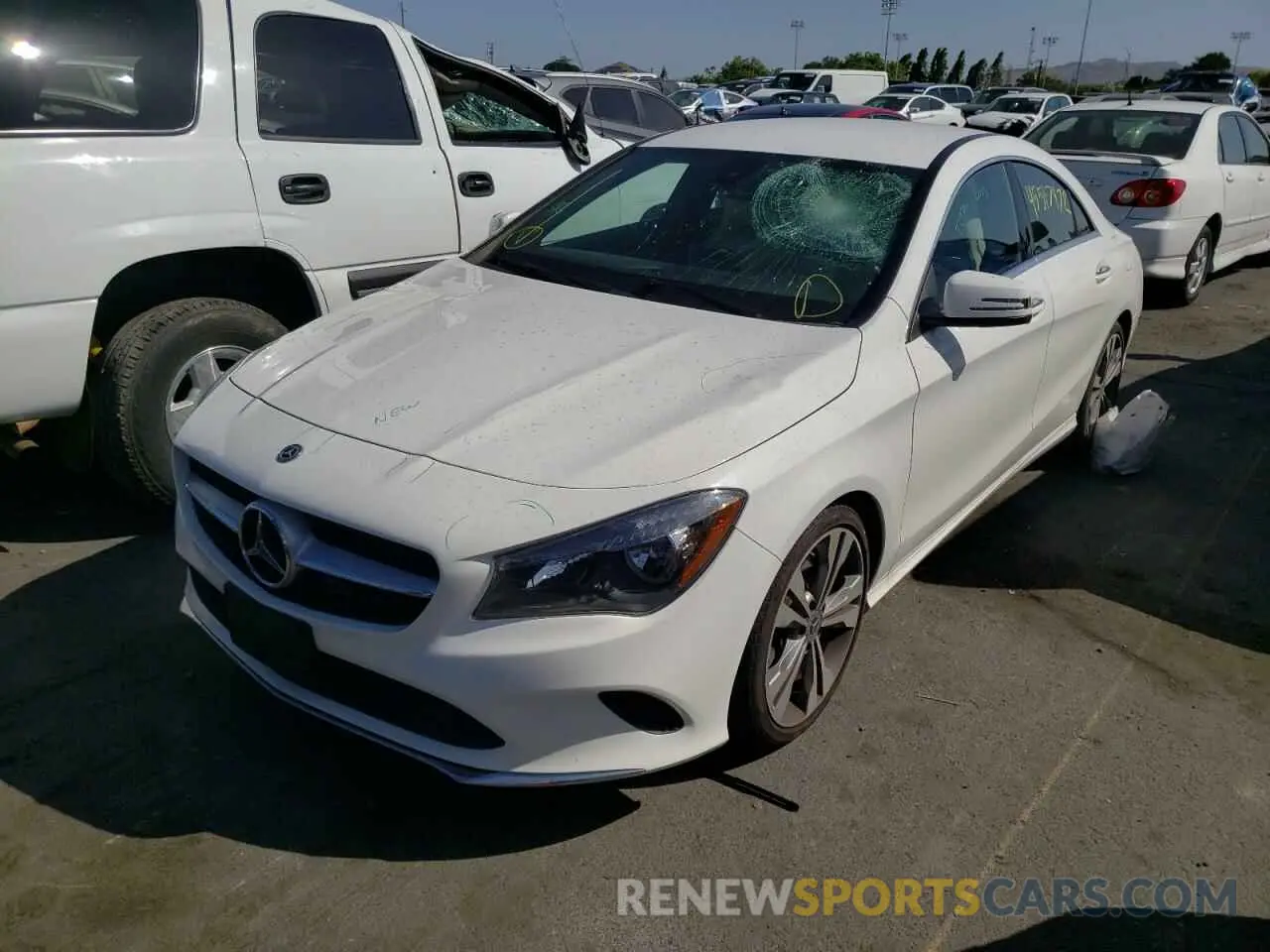 2 fotografías del automóvil dañado WDDSJ4EB3KN704776 MERCEDES-BENZ CLA-CLASS 2019