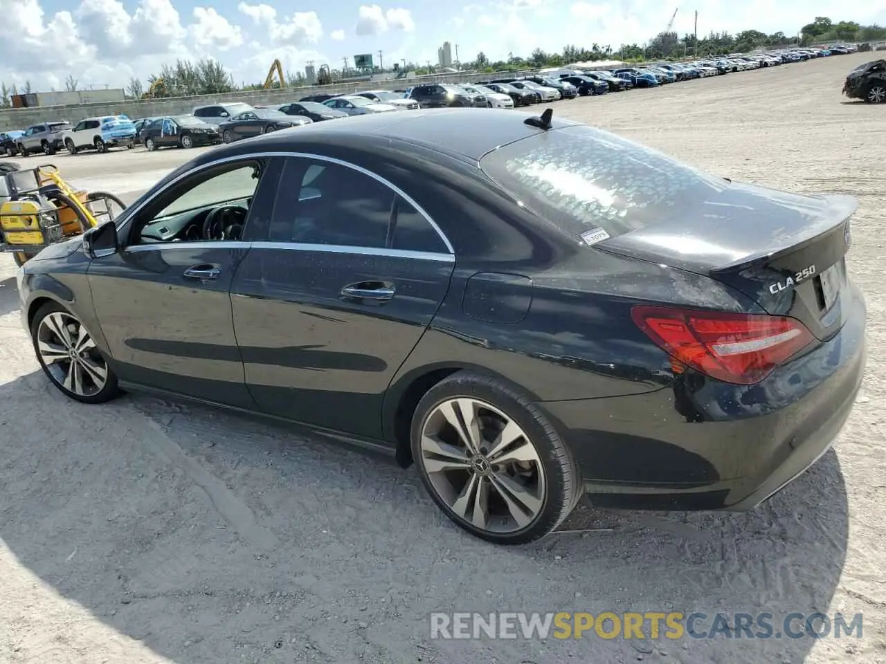 2 fotografías del automóvil dañado WDDSJ4EB3KN757669 MERCEDES-BENZ CLA-CLASS 2019