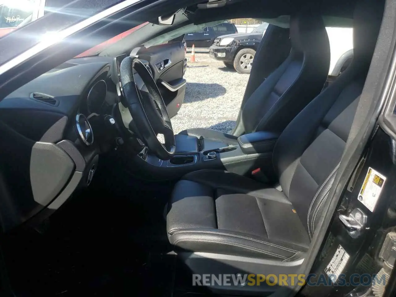 7 fotografías del automóvil dañado WDDSJ4EB4KN698793 MERCEDES-BENZ CLA-CLASS 2019