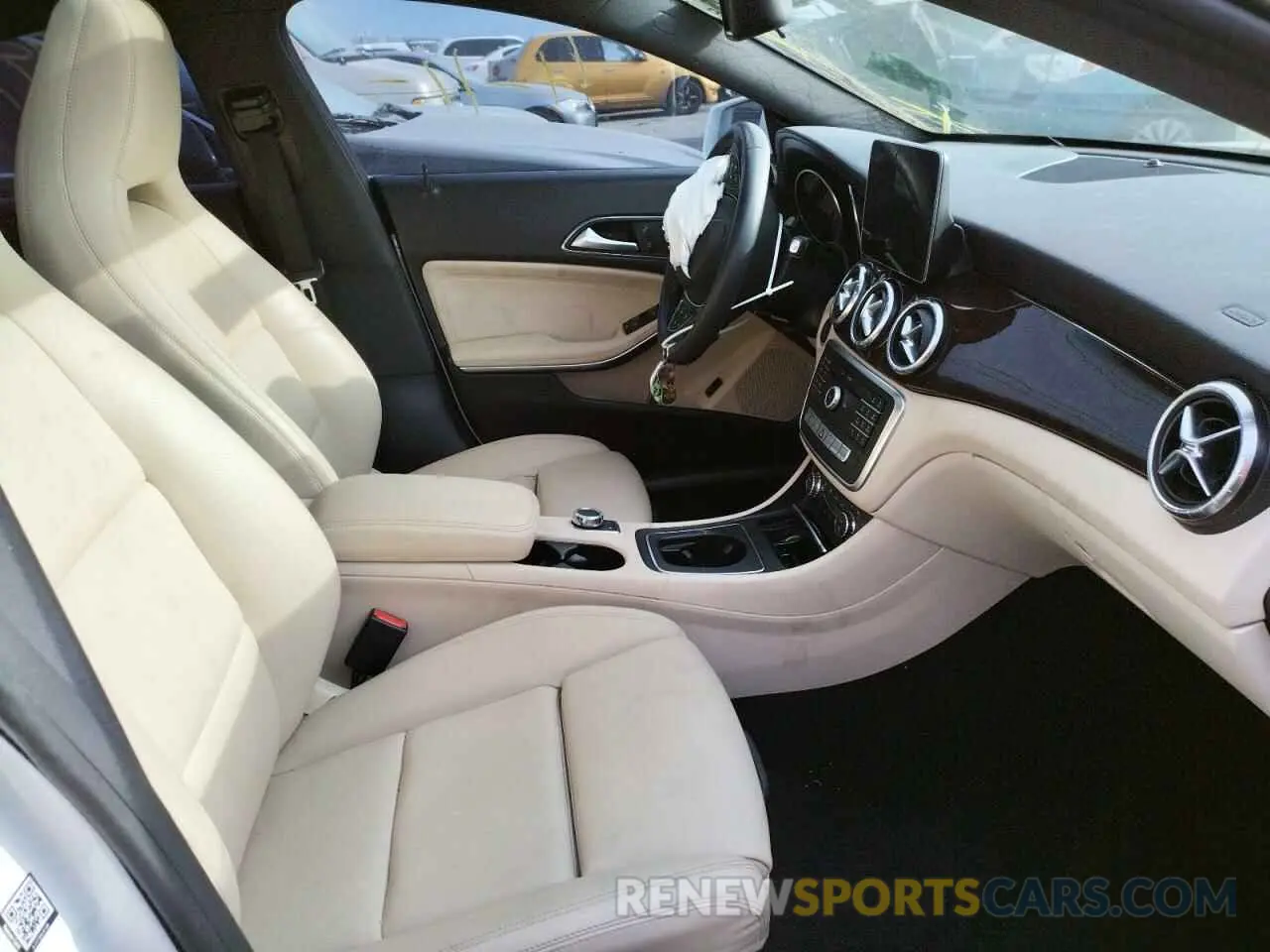 5 fotografías del automóvil dañado WDDSJ4EB4KN719139 MERCEDES-BENZ CLA-CLASS 2019