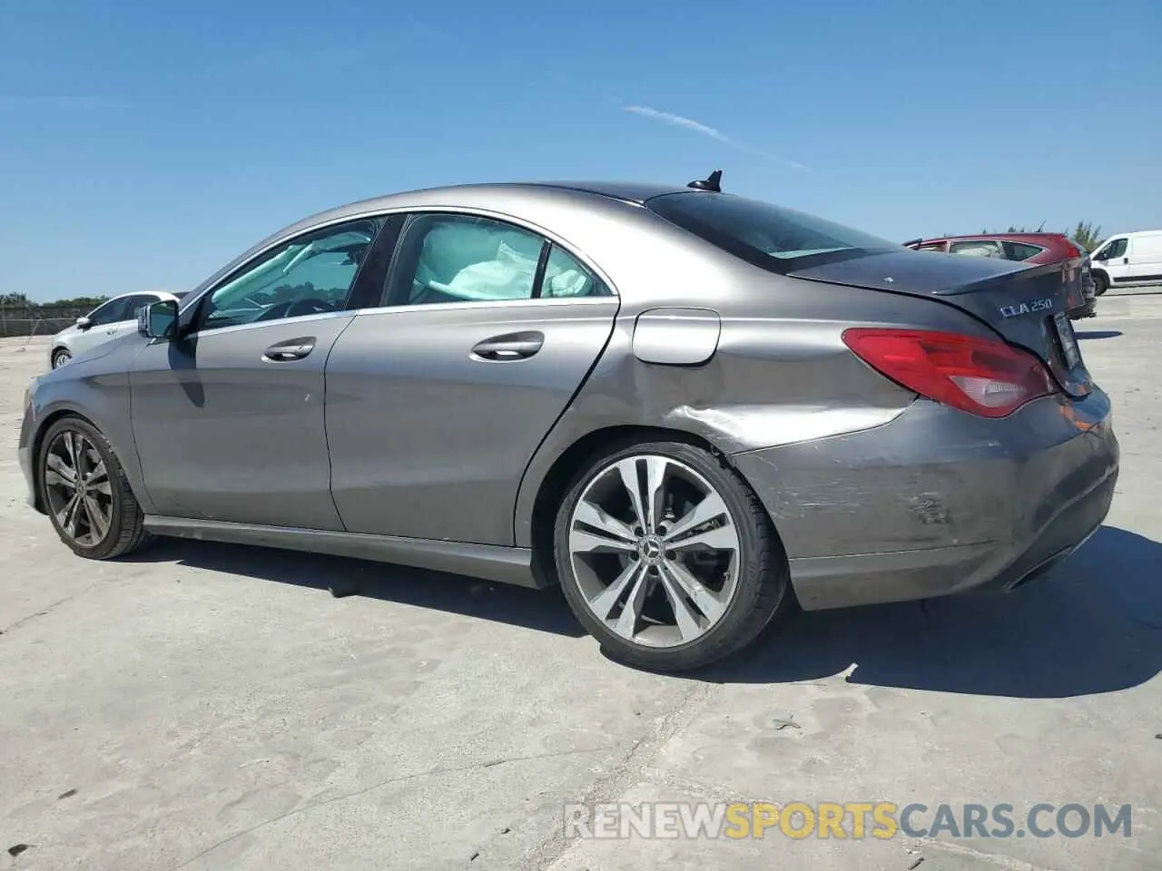 2 fotografías del automóvil dañado WDDSJ4EB4KN727659 MERCEDES-BENZ CLA-CLASS 2019