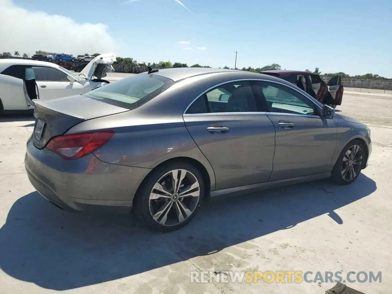 3 fotografías del automóvil dañado WDDSJ4EB4KN727659 MERCEDES-BENZ CLA-CLASS 2019