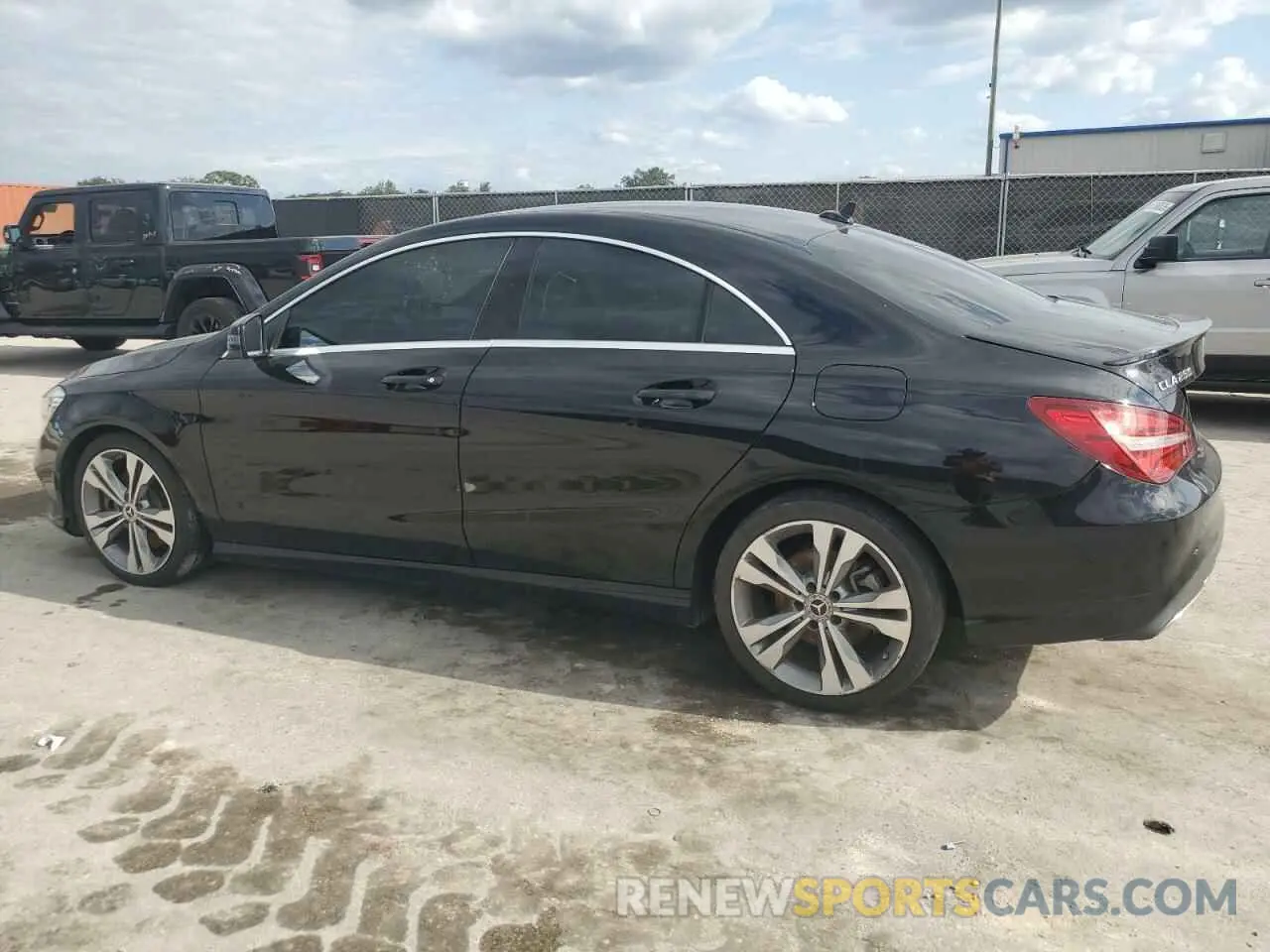 2 fotografías del automóvil dañado WDDSJ4EB6KN721510 MERCEDES-BENZ CLA-CLASS 2019