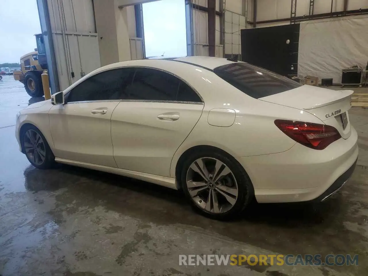 2 fotografías del automóvil dañado WDDSJ4EB7KN758386 MERCEDES-BENZ CLA-CLASS 2019