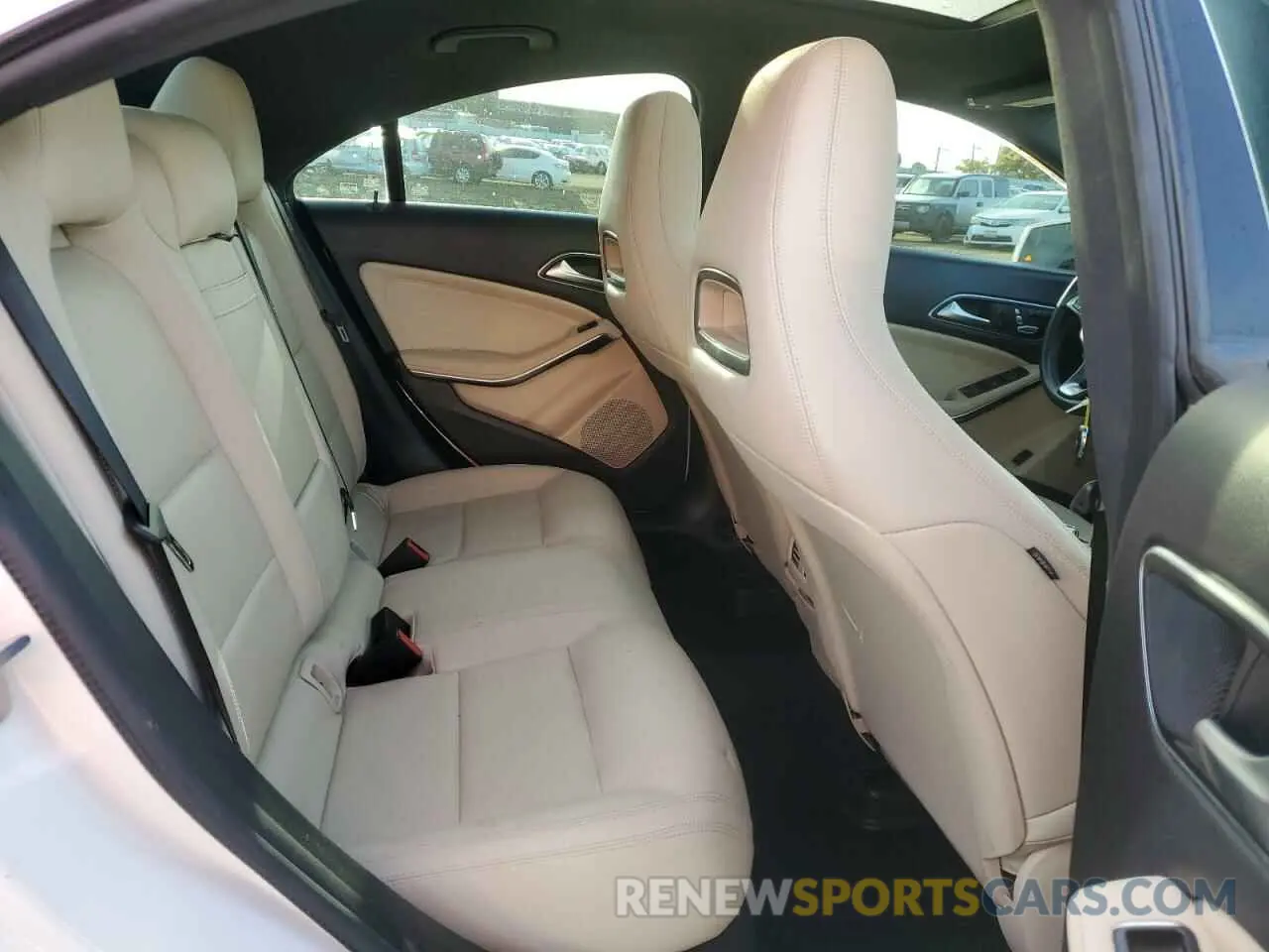 10 fotografías del automóvil dañado WDDSJ4EB8KN775181 MERCEDES-BENZ CLA-CLASS 2019