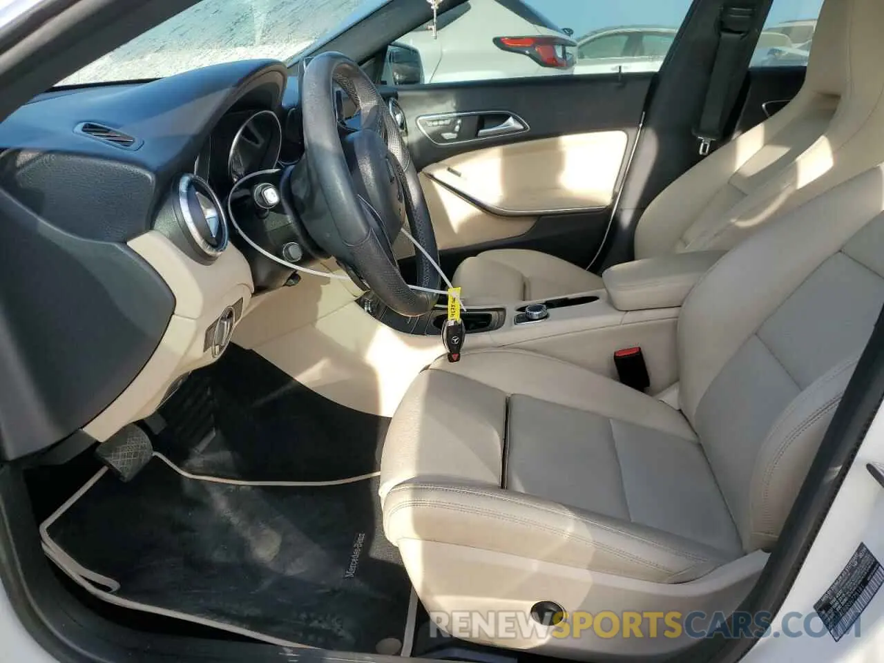 7 fotografías del automóvil dañado WDDSJ4EB8KN775181 MERCEDES-BENZ CLA-CLASS 2019