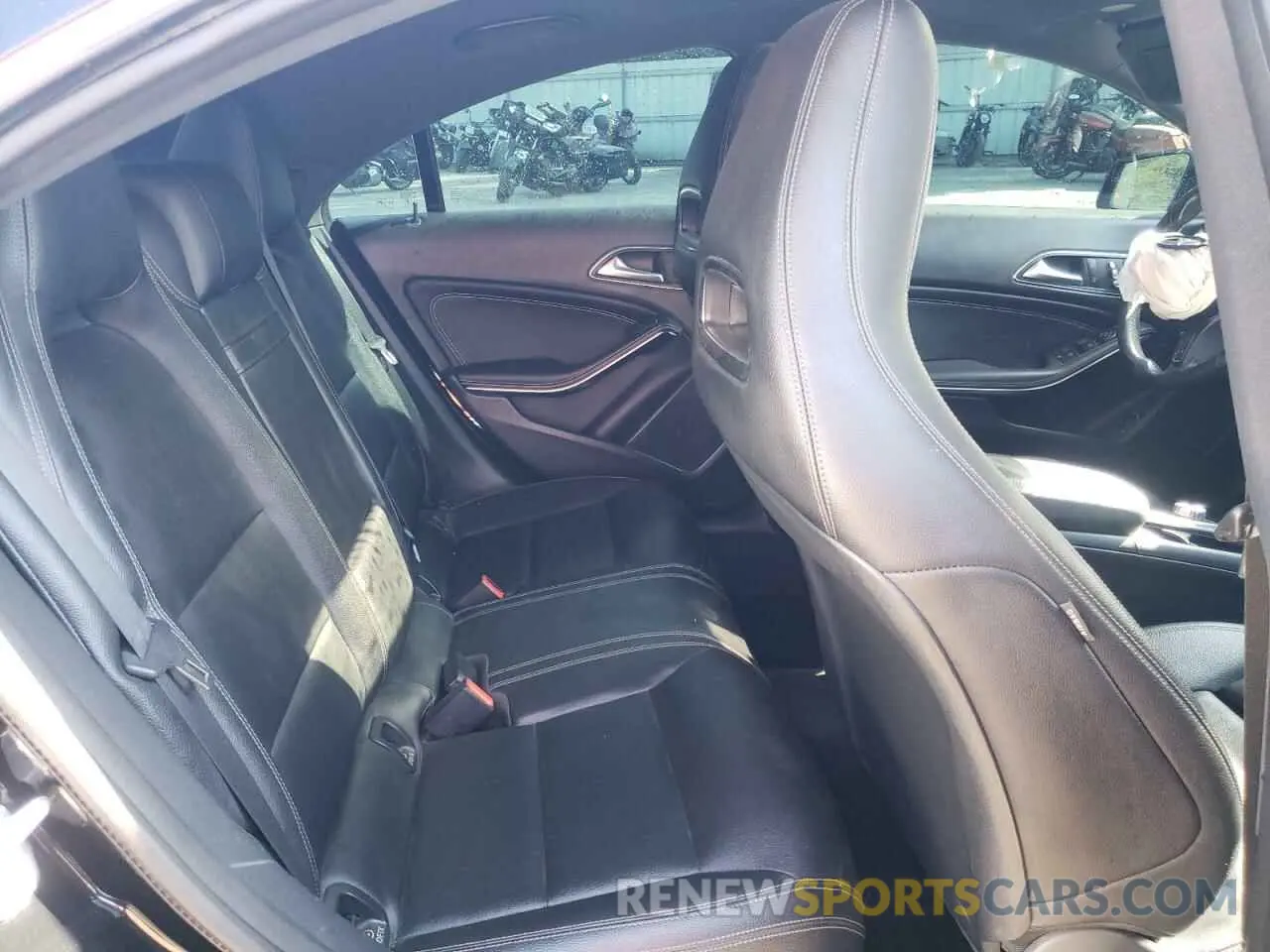 10 fotografías del automóvil dañado WDDSJ4GB0KN761675 MERCEDES-BENZ CLA-CLASS 2019