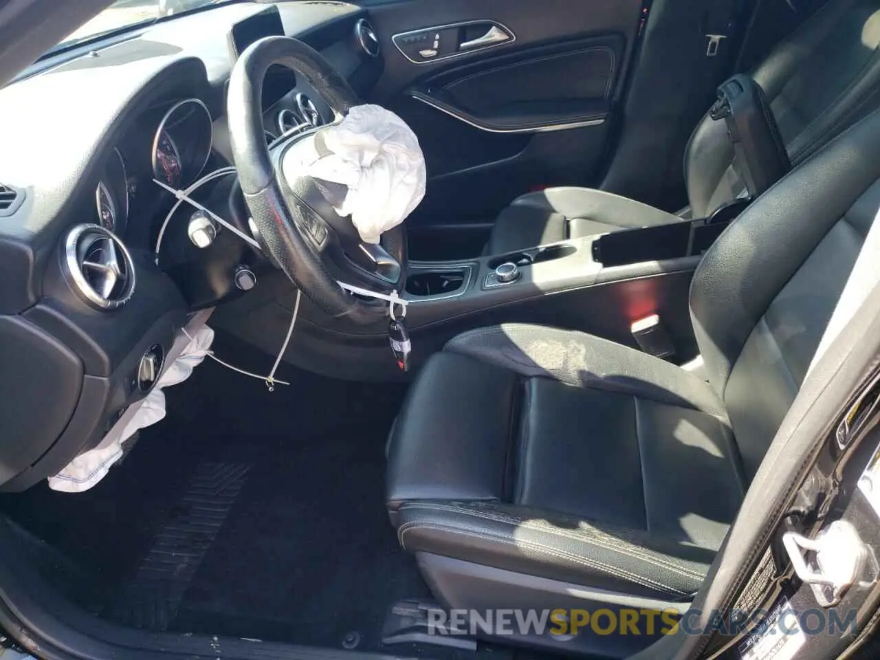 7 fotografías del automóvil dañado WDDSJ4GB0KN761675 MERCEDES-BENZ CLA-CLASS 2019
