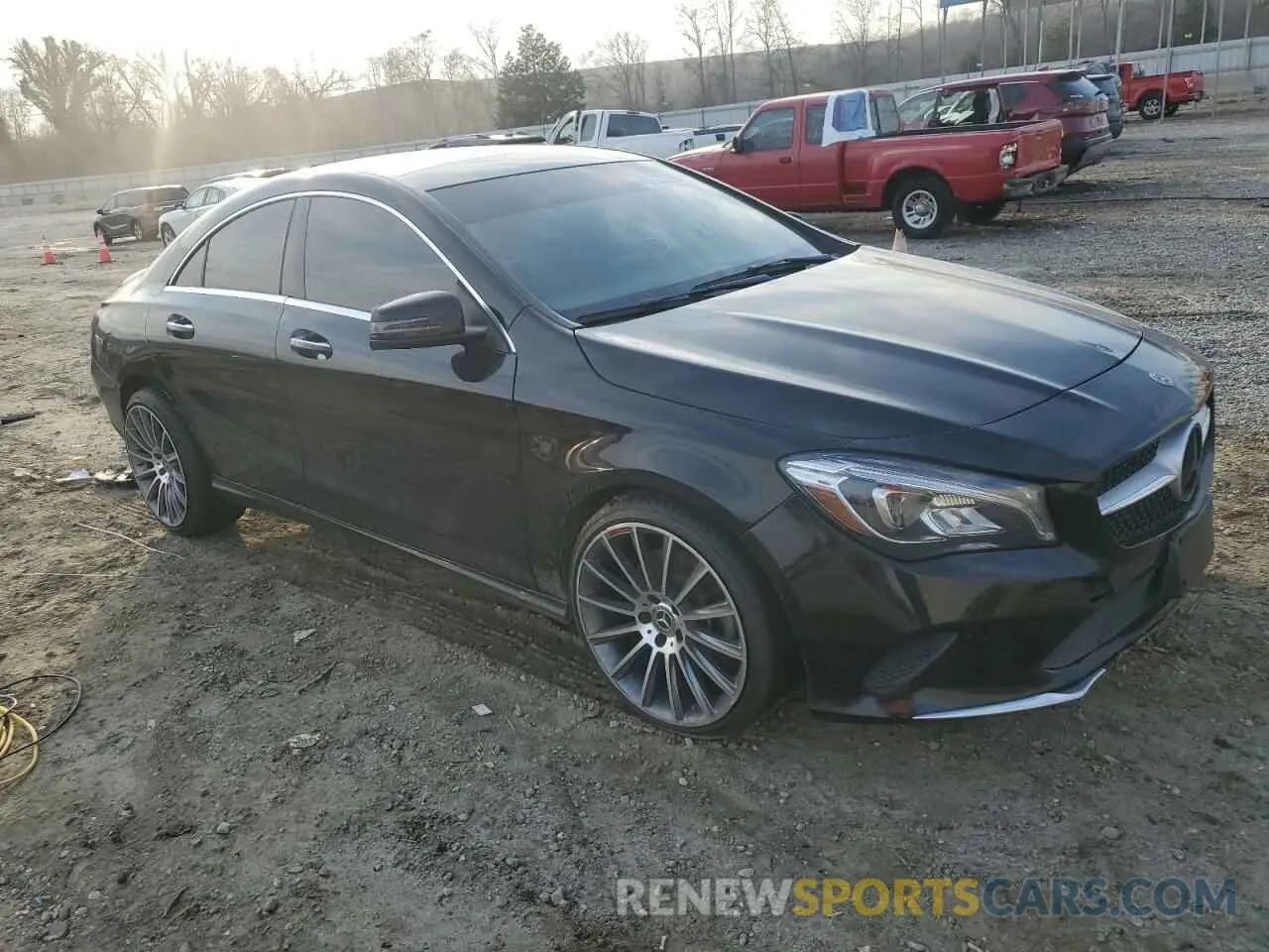 4 fotografías del automóvil dañado WDDSJ4GB0KN770439 MERCEDES-BENZ CLA-CLASS 2019